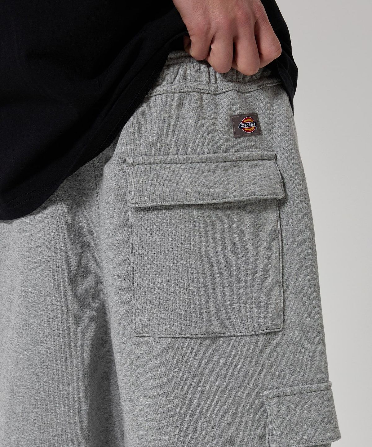 디키즈(DICKIES) 루즈핏 원 턱 카고 스웨트 쇼츠 Melange