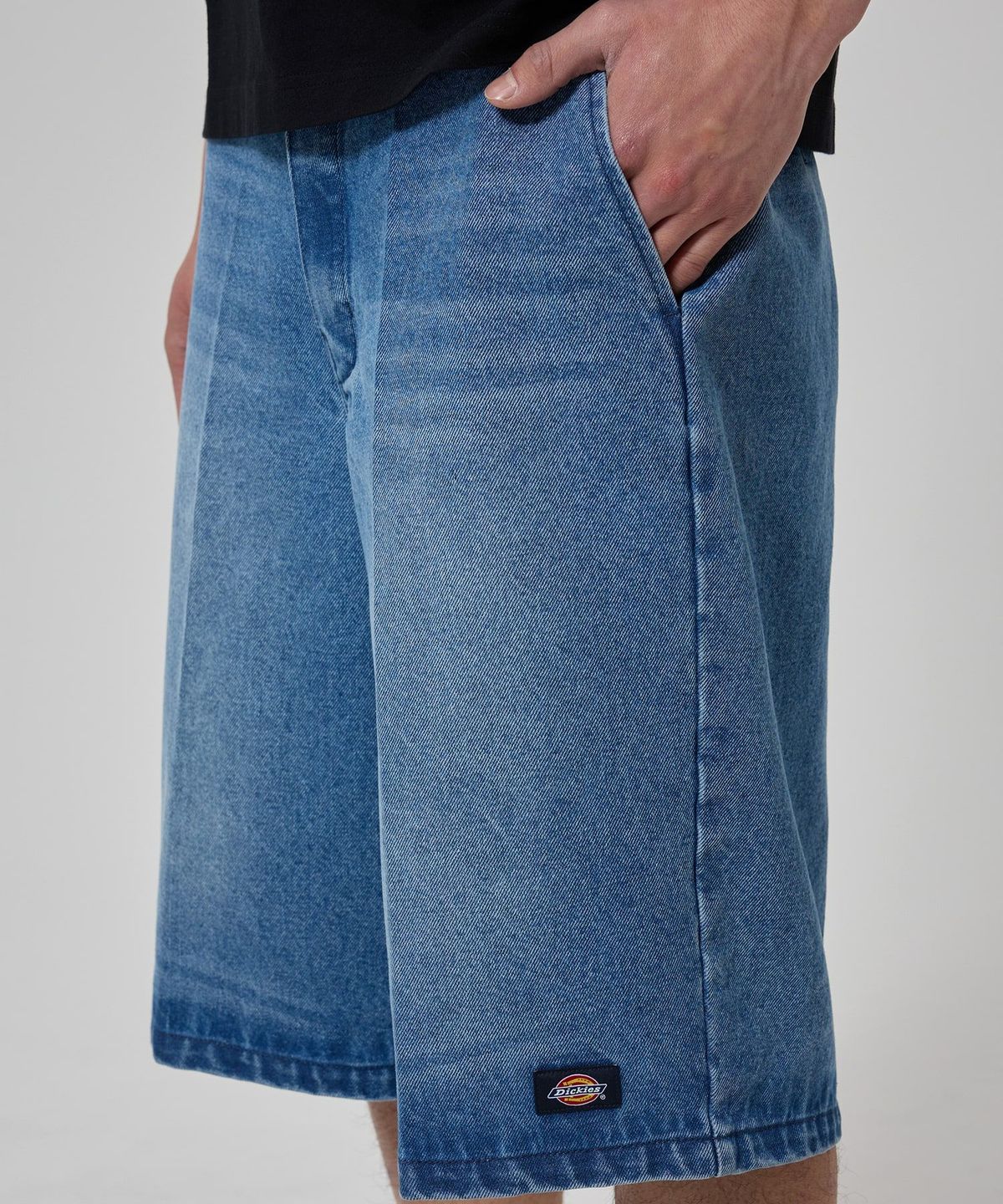 디키즈(DICKIES) 워시드 42283 루즈핏 데님 워크쇼츠 Washed Medium Blue