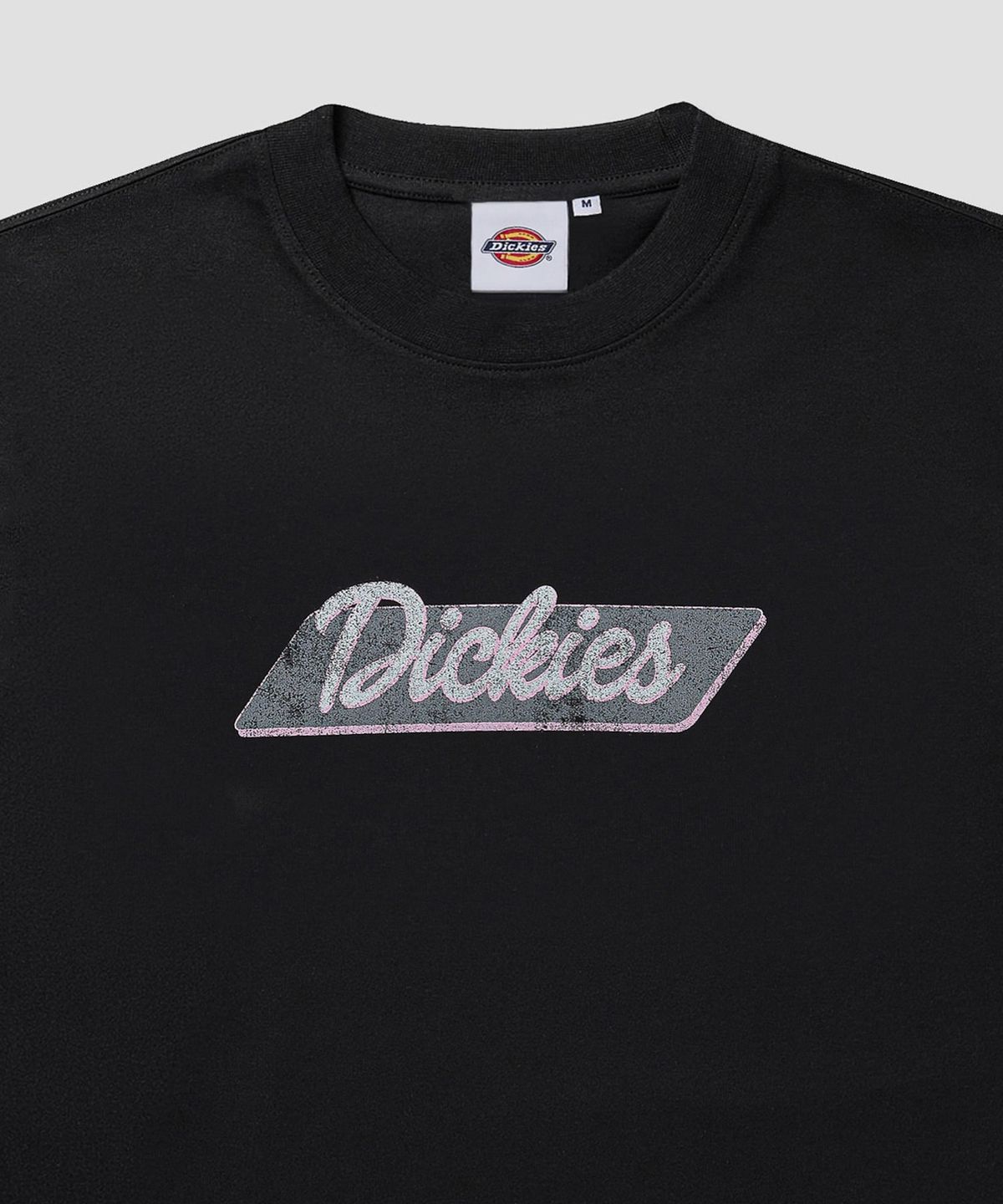 디키즈(DICKIES) 커시브 배너 로고 티셔츠 Black