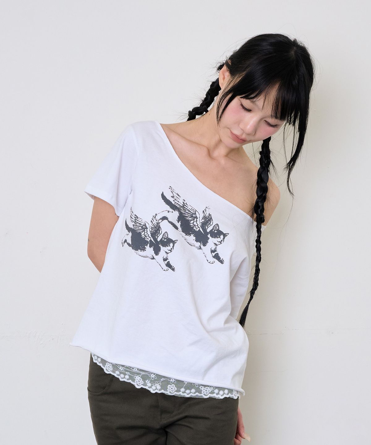 잇자바이브(ITZAVIBE) ANGEL CAT OFF SHOULDER