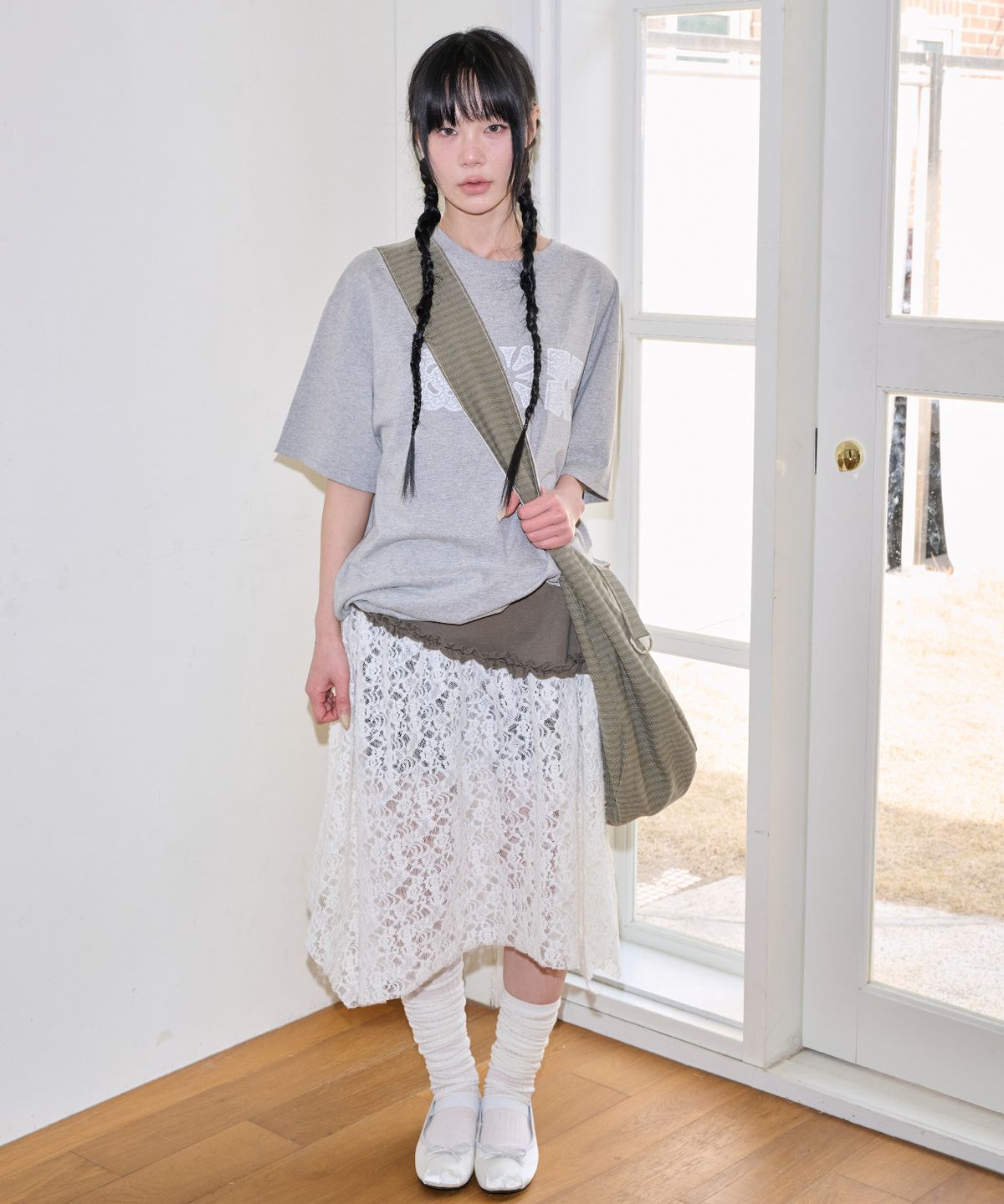 잇자바이브(ITZAVIBE) RUFFLE LACE SKIRT - IVORY