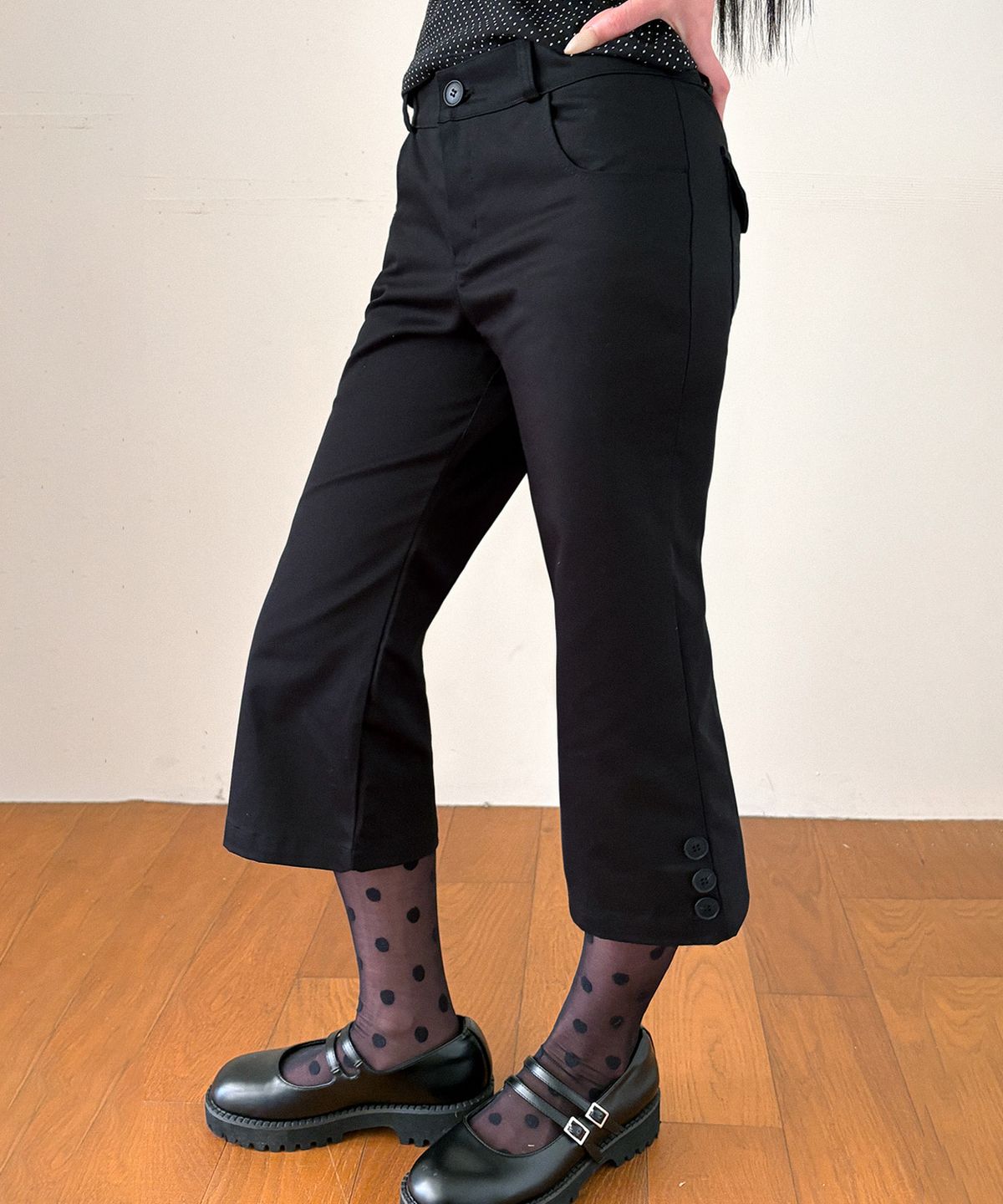 잇자바이브(ITZAVIBE) SNAP POINT CAPRI PANTS - BLACK