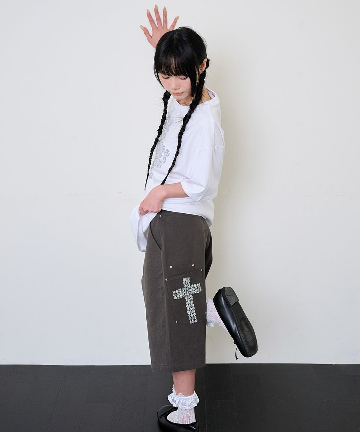 잇자바이브(ITZAVIBE) CROSS POCKET BERMUDA PANTS - CHARCOAL