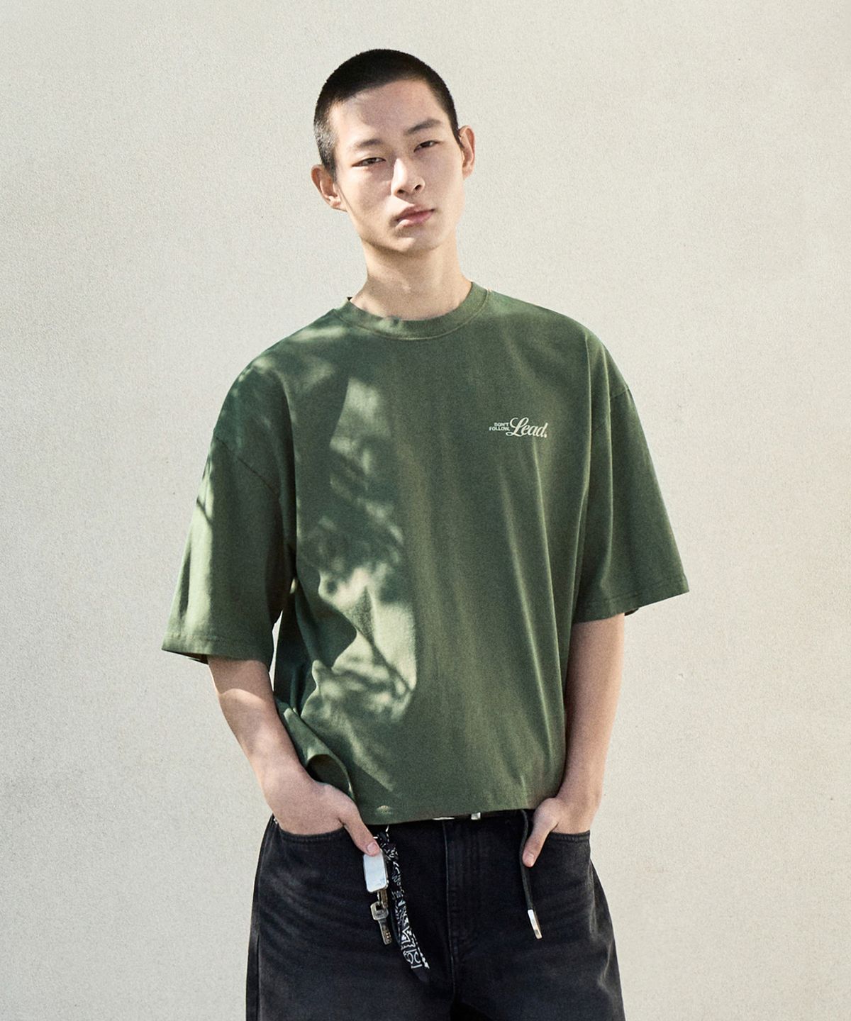 미니멀프로젝트(MINIMALPROJECT) 레터링 피그먼트 크롭 반팔티셔츠 MST171C / 4COLOR