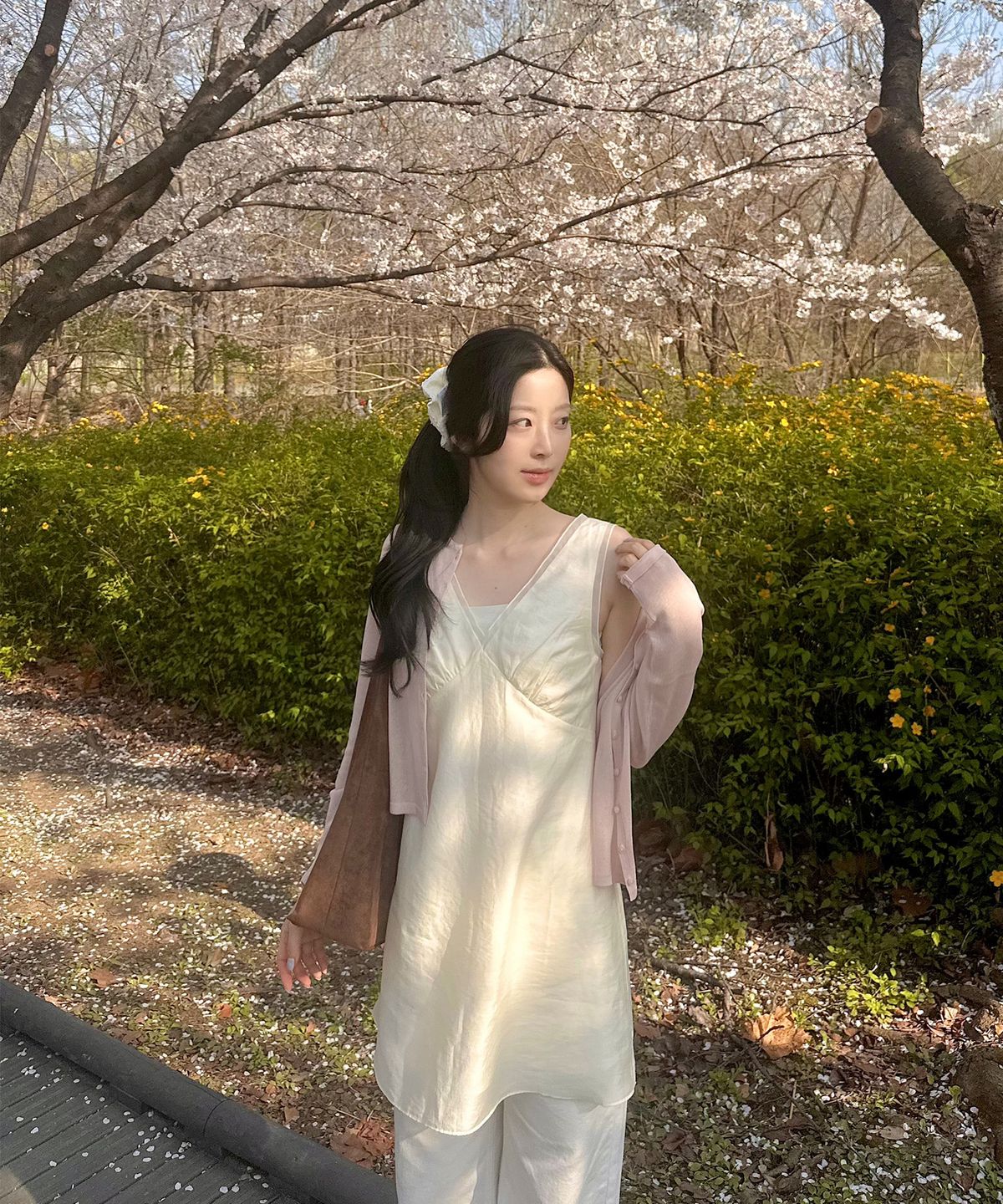 미쏘(MIXXO) V-neck Layered Dress