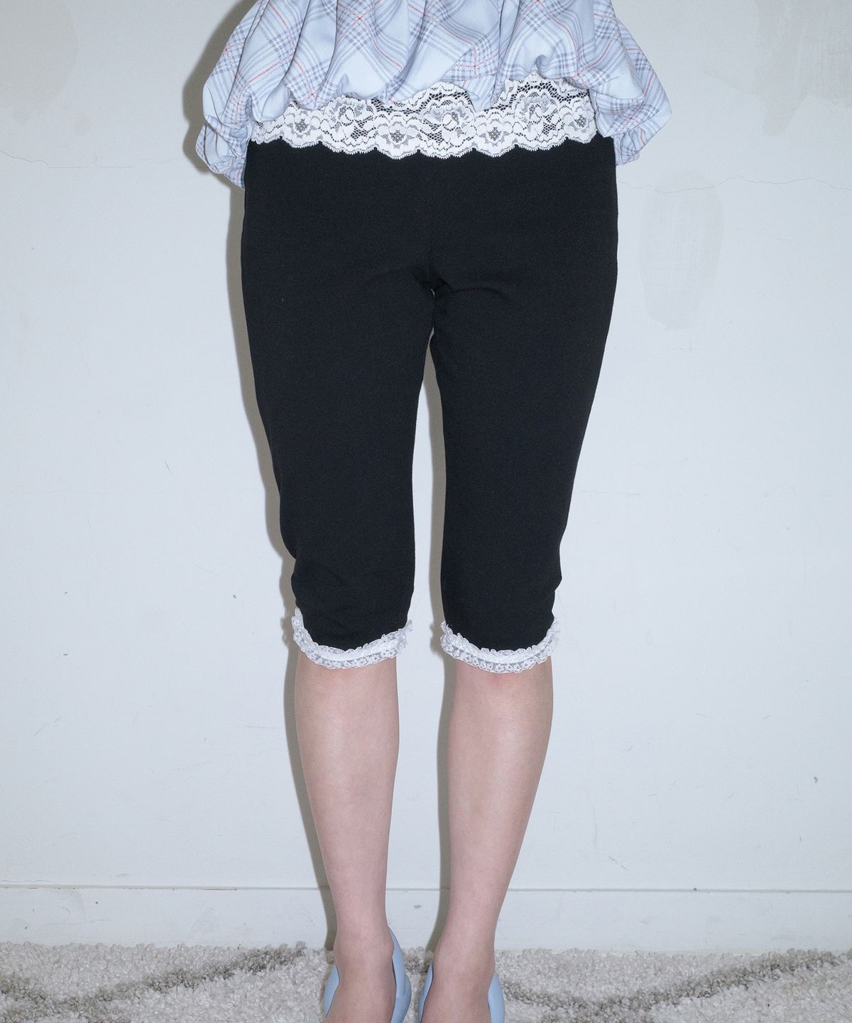 페이키(FAKIII) Lace Capri Pants_BLACK