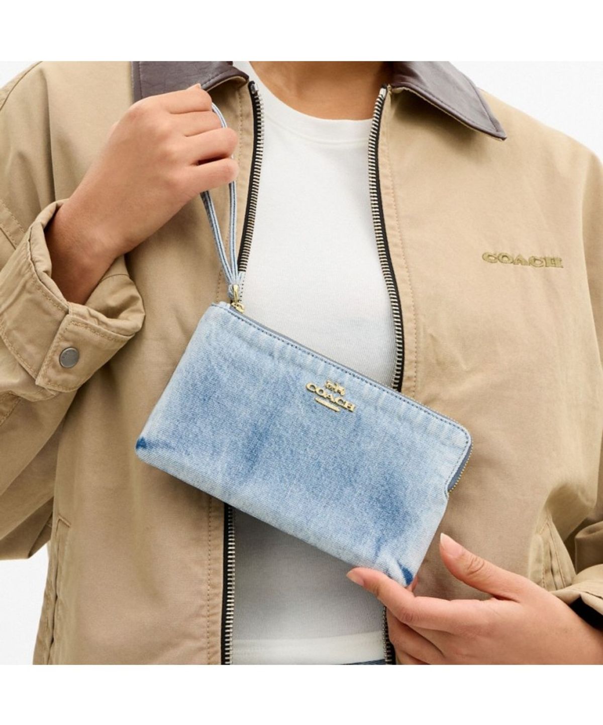 코치(COACH) 라지 코너 집 리스틀릿 인 러브드 데님 CEF68 IMNIM