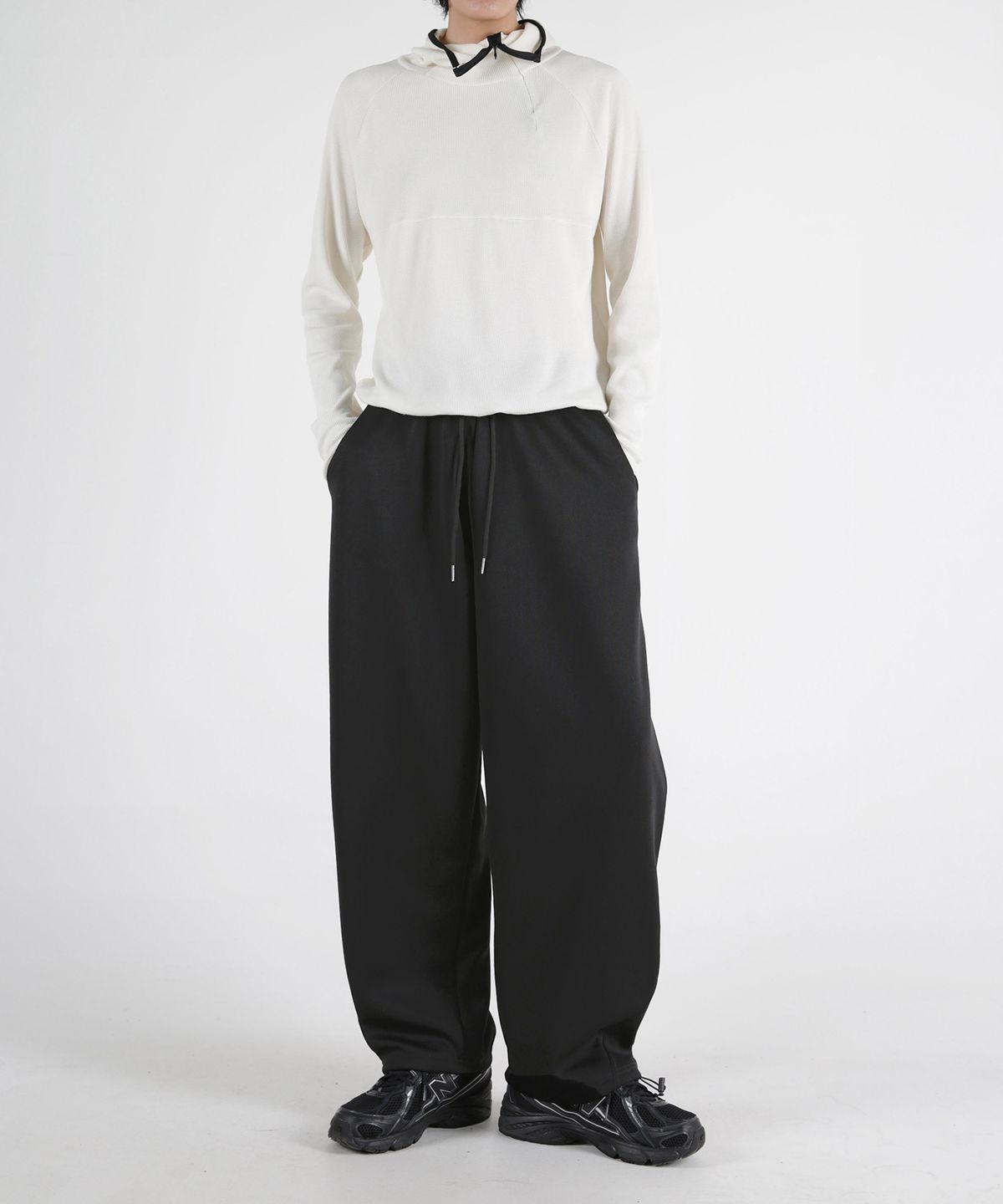 음(UMM) 사이드 커브절개 벌룬 와이드스트링팬츠 2COLOR