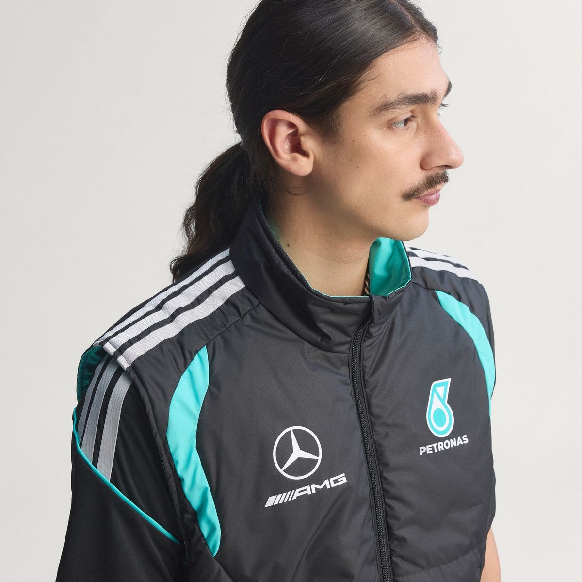아디다스(ADIDAS) 메르세데스 AMG F1 팀 메카닉스 베스트 - 블랙 / KE5476