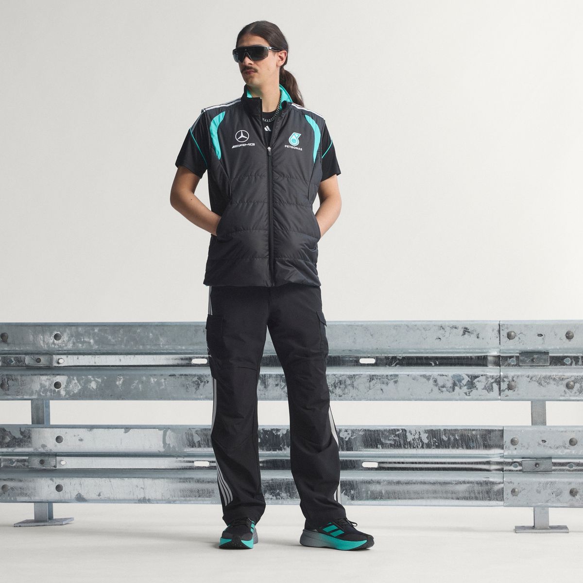 아디다스(ADIDAS) 메르세데스 AMG F1 팀 메카닉스 베스트 - 블랙 / KE5476