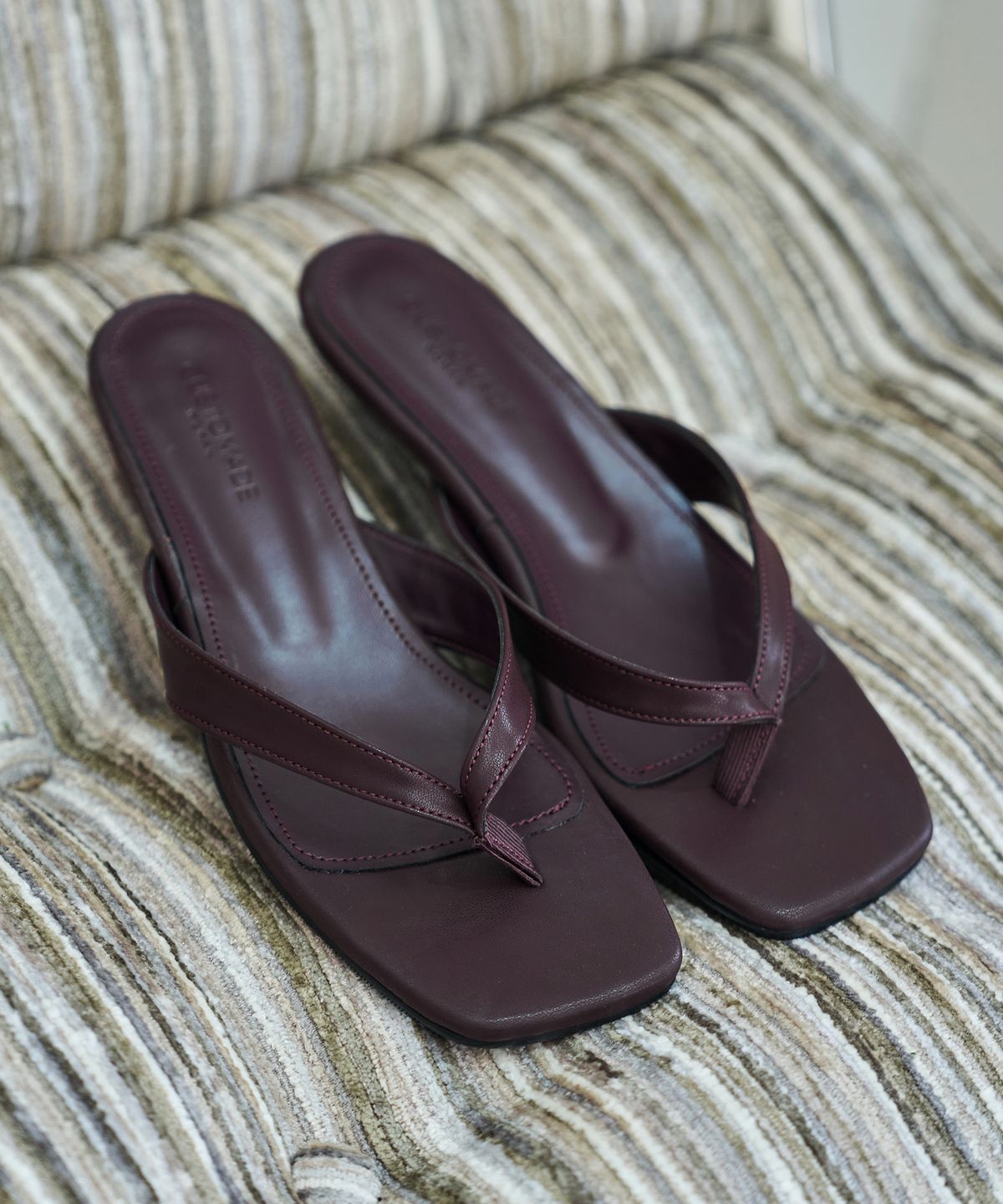 커스텀에이드 우먼(CUSTOMADE WOMAN) 루미 키튼 플립 뮬 3cm (CW0104DBR)