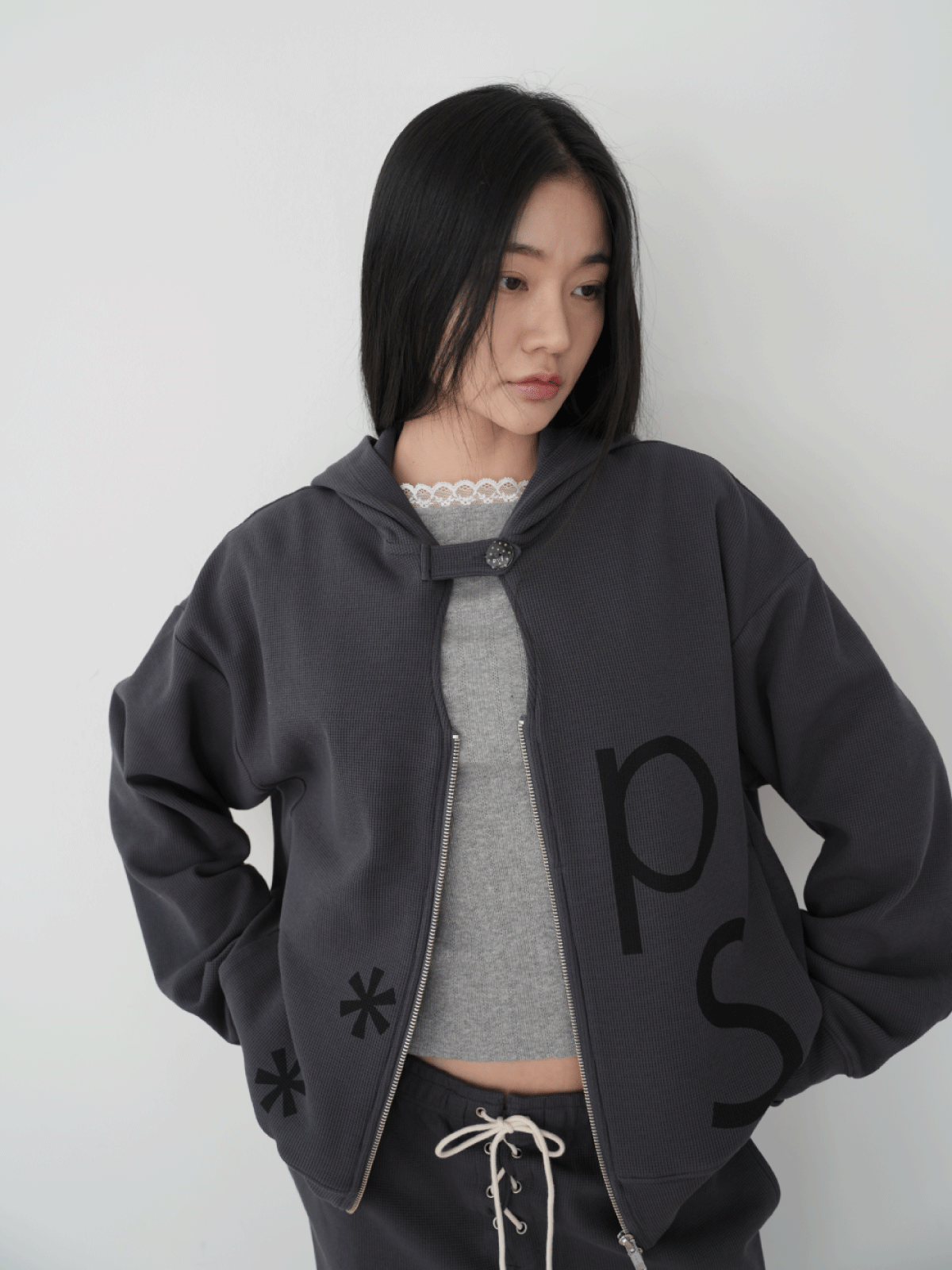 피브스피브스(PEEVES PEEVES) Waffle Zip-Up Hoodie / Charcoal