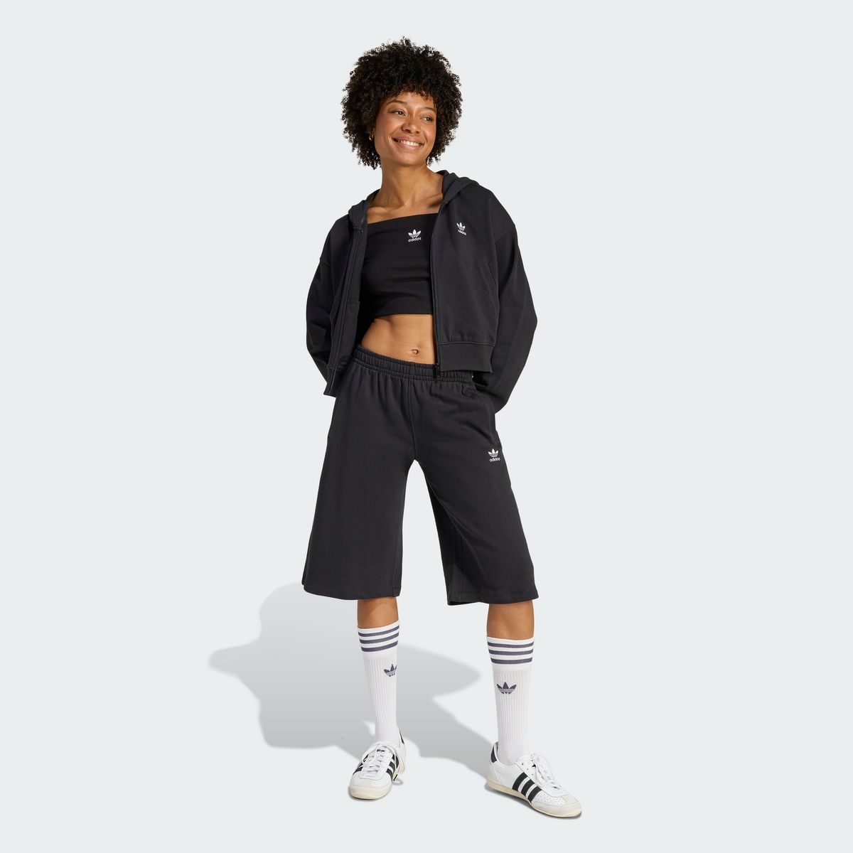 아디다스(ADIDAS) 에센셜 프렌치 테리 크롭 지퍼 후디 - 블랙 / KE3215