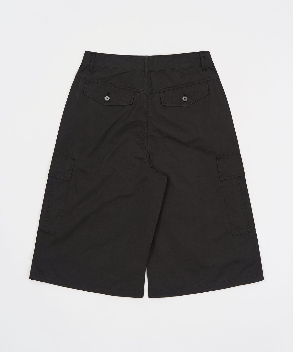 토피(TOFFEE) 백포켓 카고 버뮤다 팬츠 (BLACK)