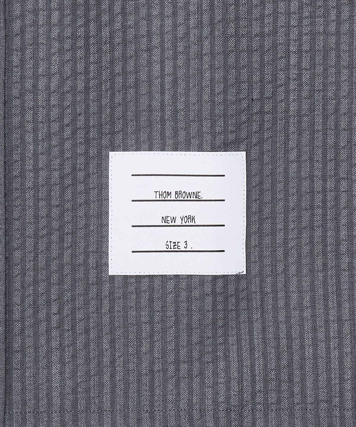 톰 브라운(THOM BROWNE) 플랩 포켓 인 울 시어서커 셔츠 - 라이트 그레이 / MWS329A06455055