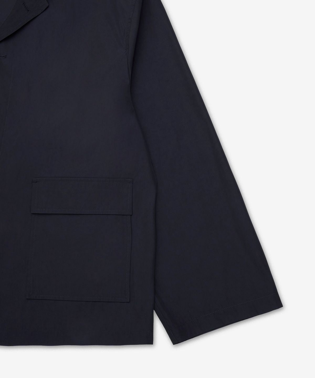 톰 브라운(THOM BROWNE) 라이트 메모리 테크 패커블 스포츠 코트 재킷 - 네이비 / MJU581PF0967415