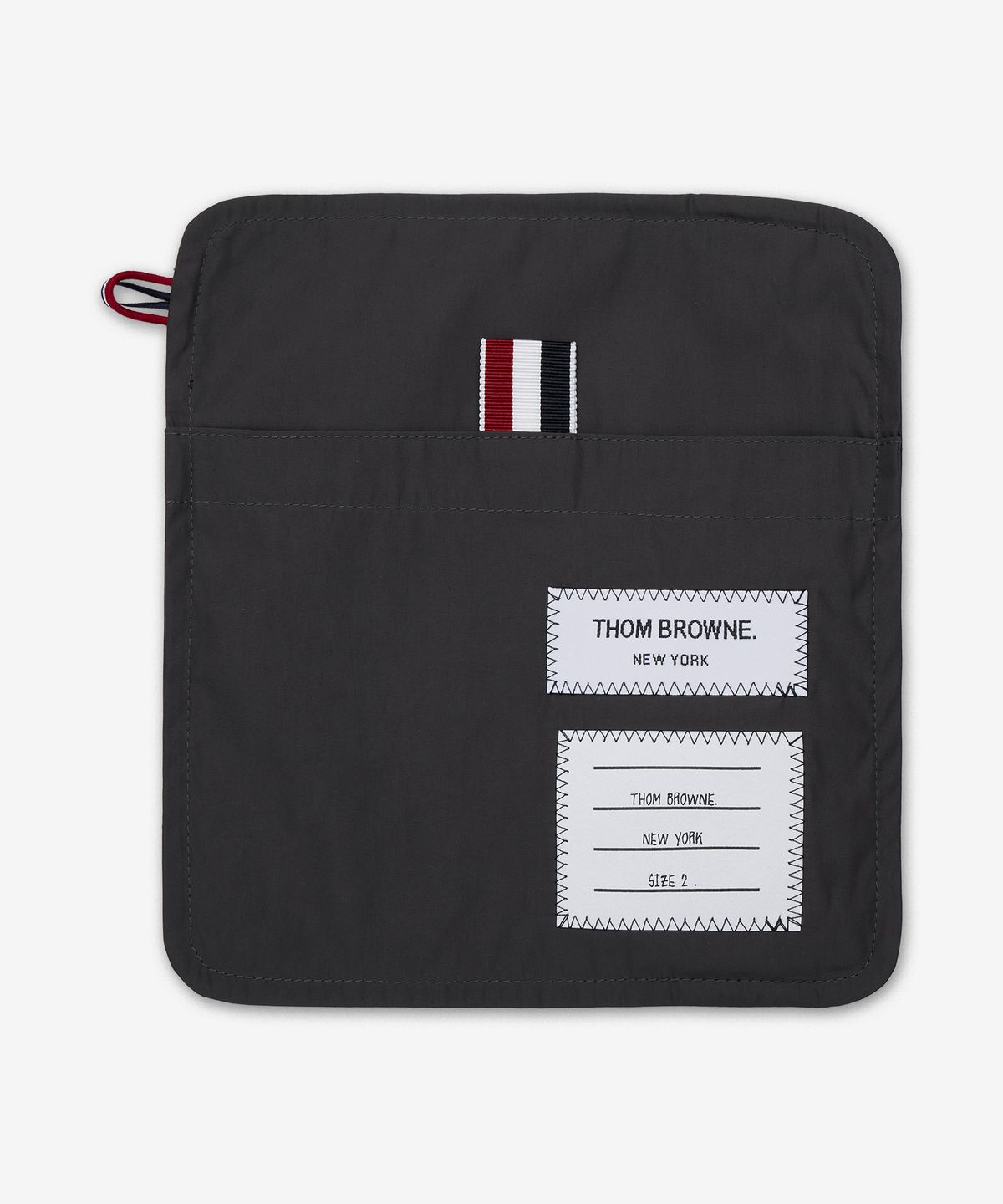 톰 브라운(THOM BROWNE) 라이트 메모리 테크 패커블 스포츠 코트 재킷 - 다크 그레이 / MJU581PF0967025