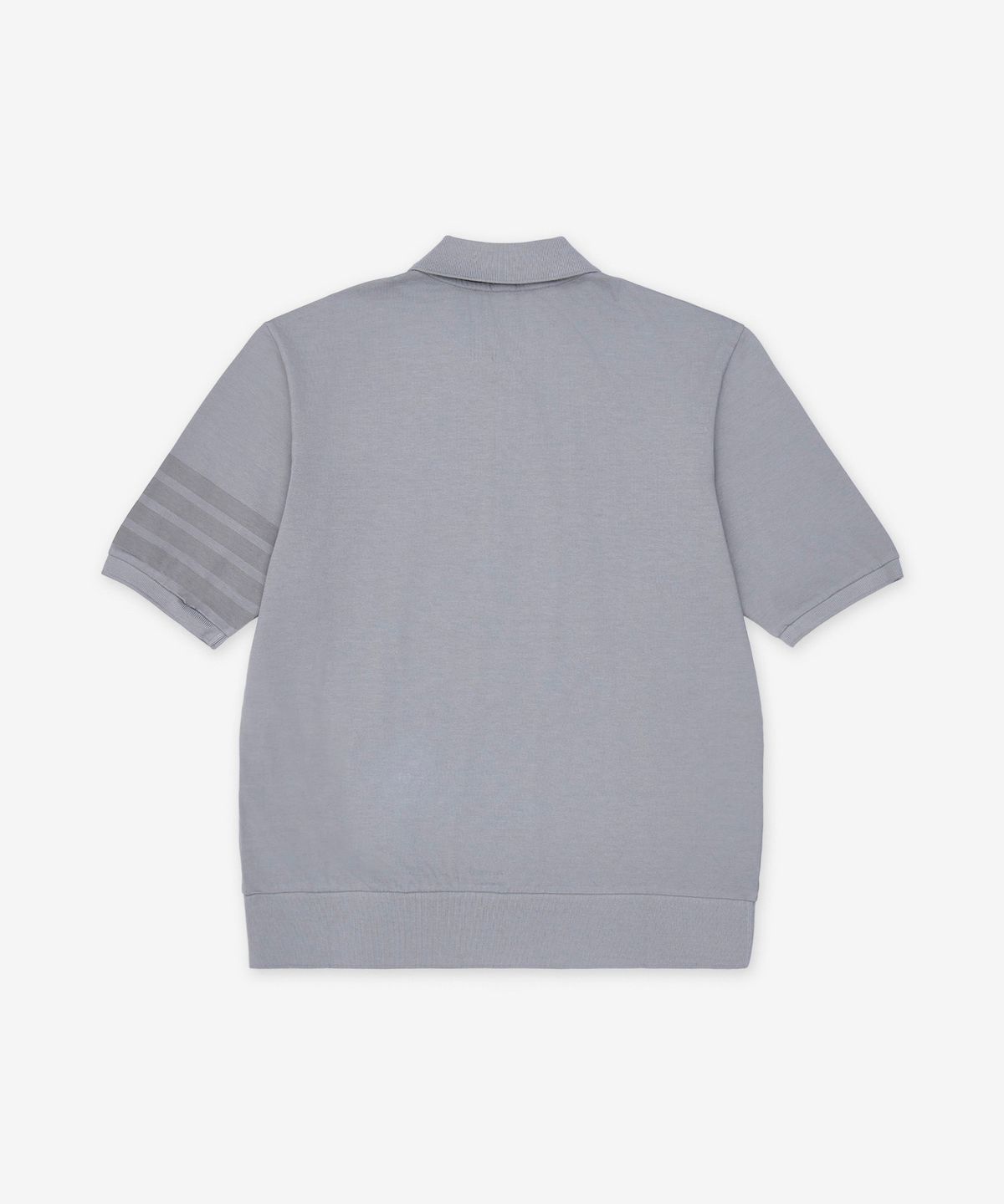 톰 브라운(THOM BROWNE) 가먼트 오버다이 저지 4-바 반소매 폴로 셔츠 - 라이트 그레이 / MJP236AJ0253055