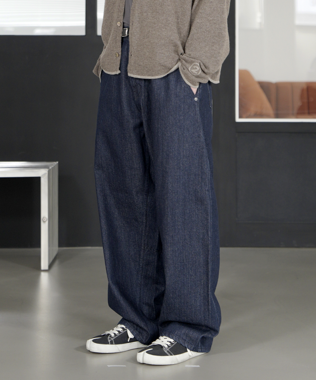 애쓰(AETH) [데일리룸 x AETH] Loose Curved Jean_Raw Indigo