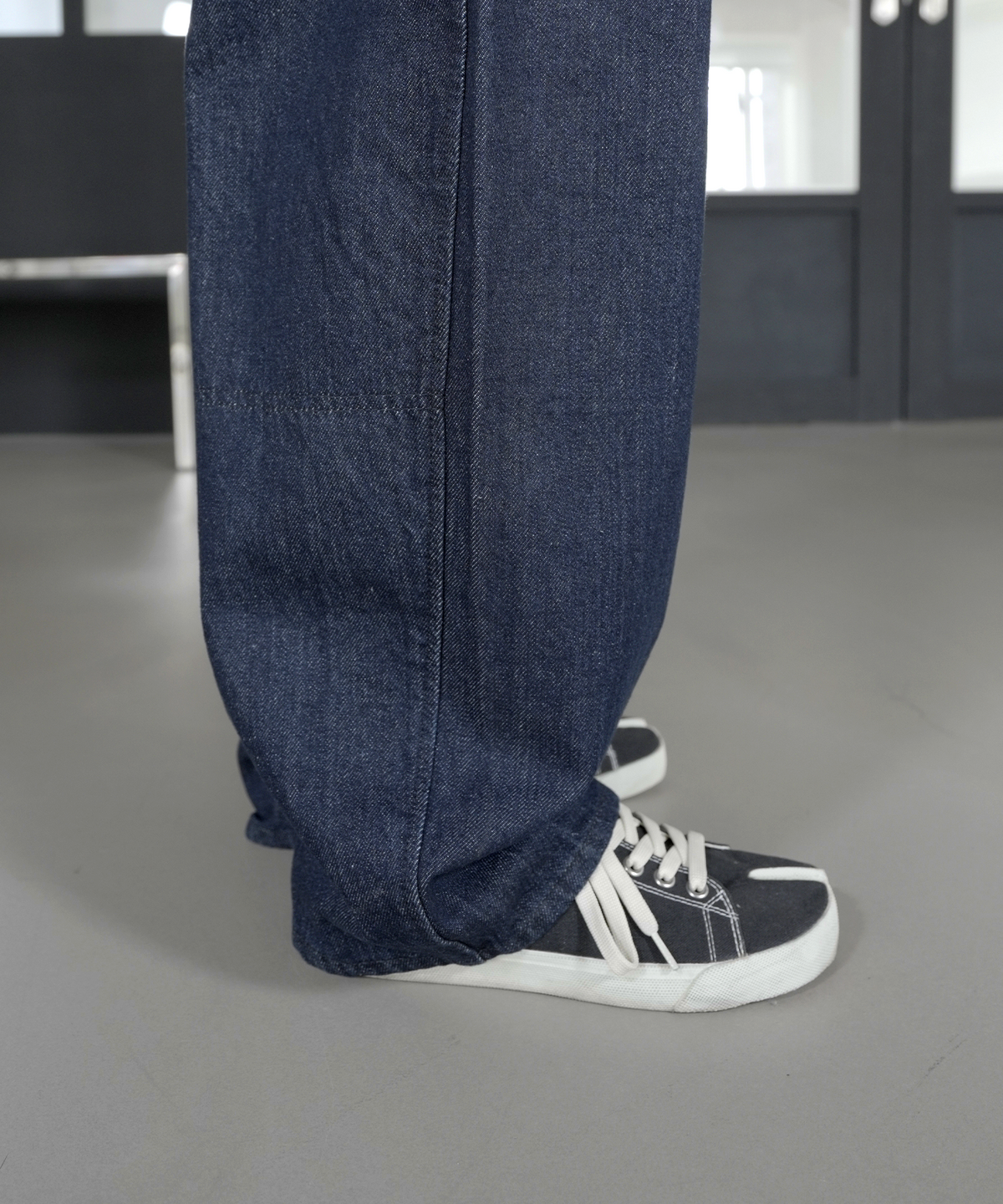 애쓰(AETH) [데일리룸 x AETH] Loose Curved Jean_Raw Indigo