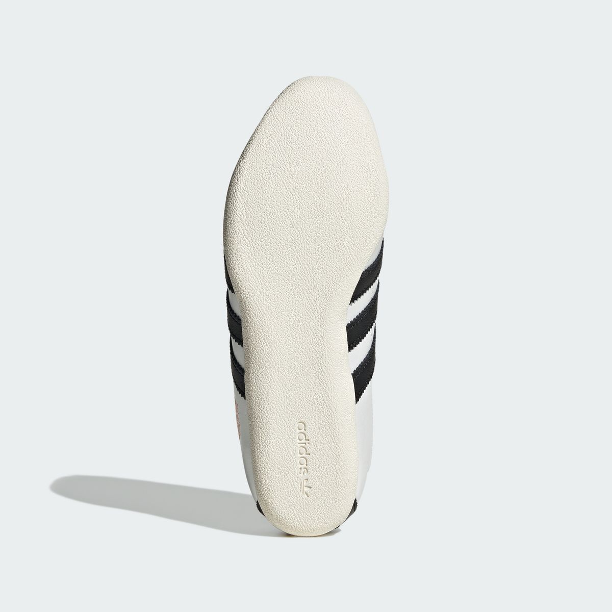 아디다스(ADIDAS) 도쿄 - 메탈릭화이트:블랙 / IH6609