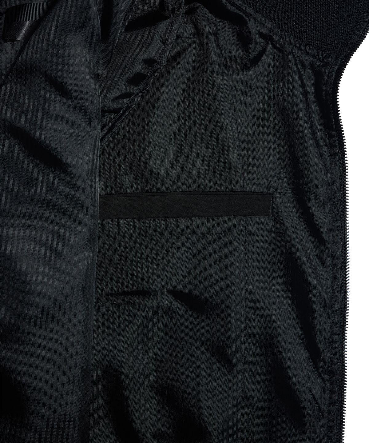 51퍼센트(51PERCENT) Stripe track jumper - black