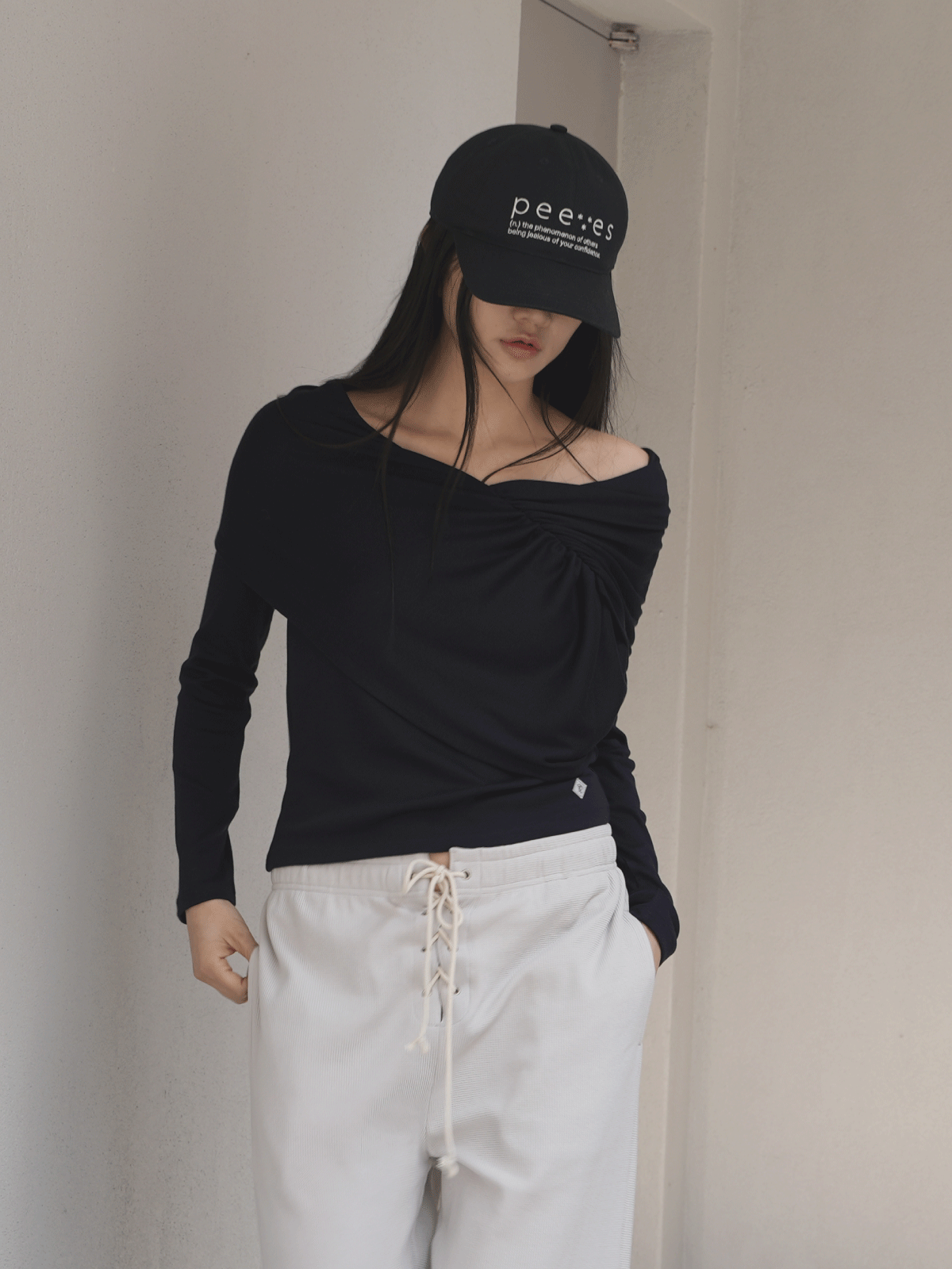 피브스피브스(PEEVES PEEVES) Drape Long Sleeve Top / Navy