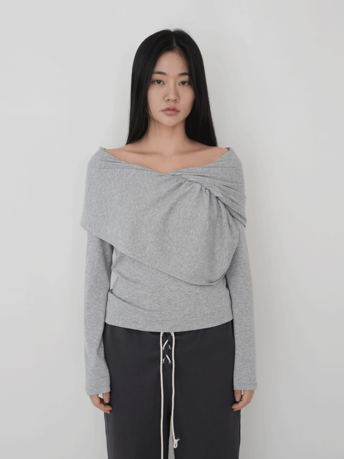 피브스피브스(PEEVES PEEVES) Drape Long Sleeve Top / Grey