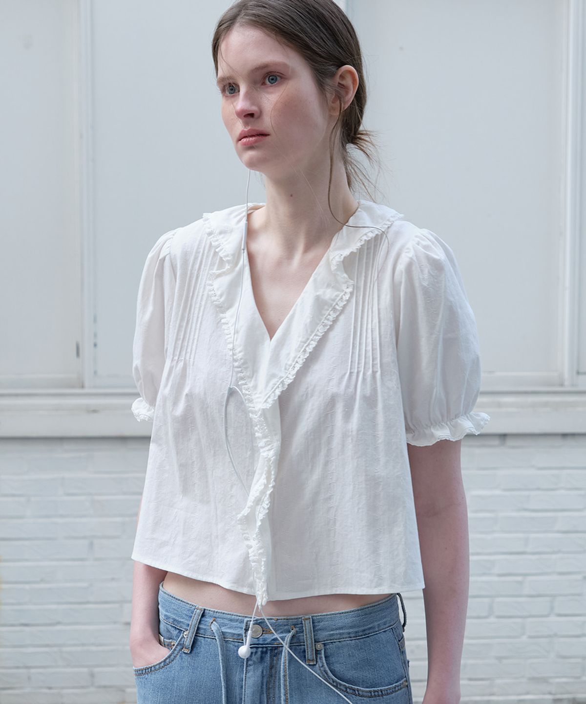 프리버07(FRIVER07) Ruffle shirring crop blouse [FRSP06BL04]_Ivory