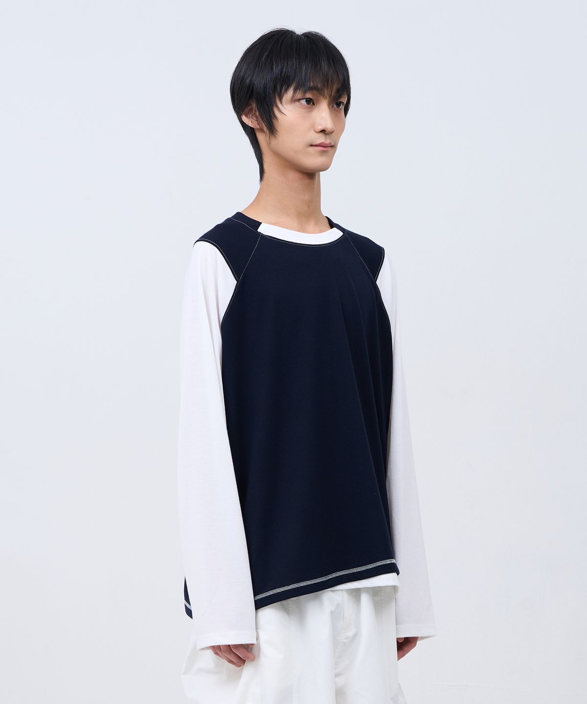 카사카사(KASAKASA) Asymmetric Raglan T-Shirt Navy