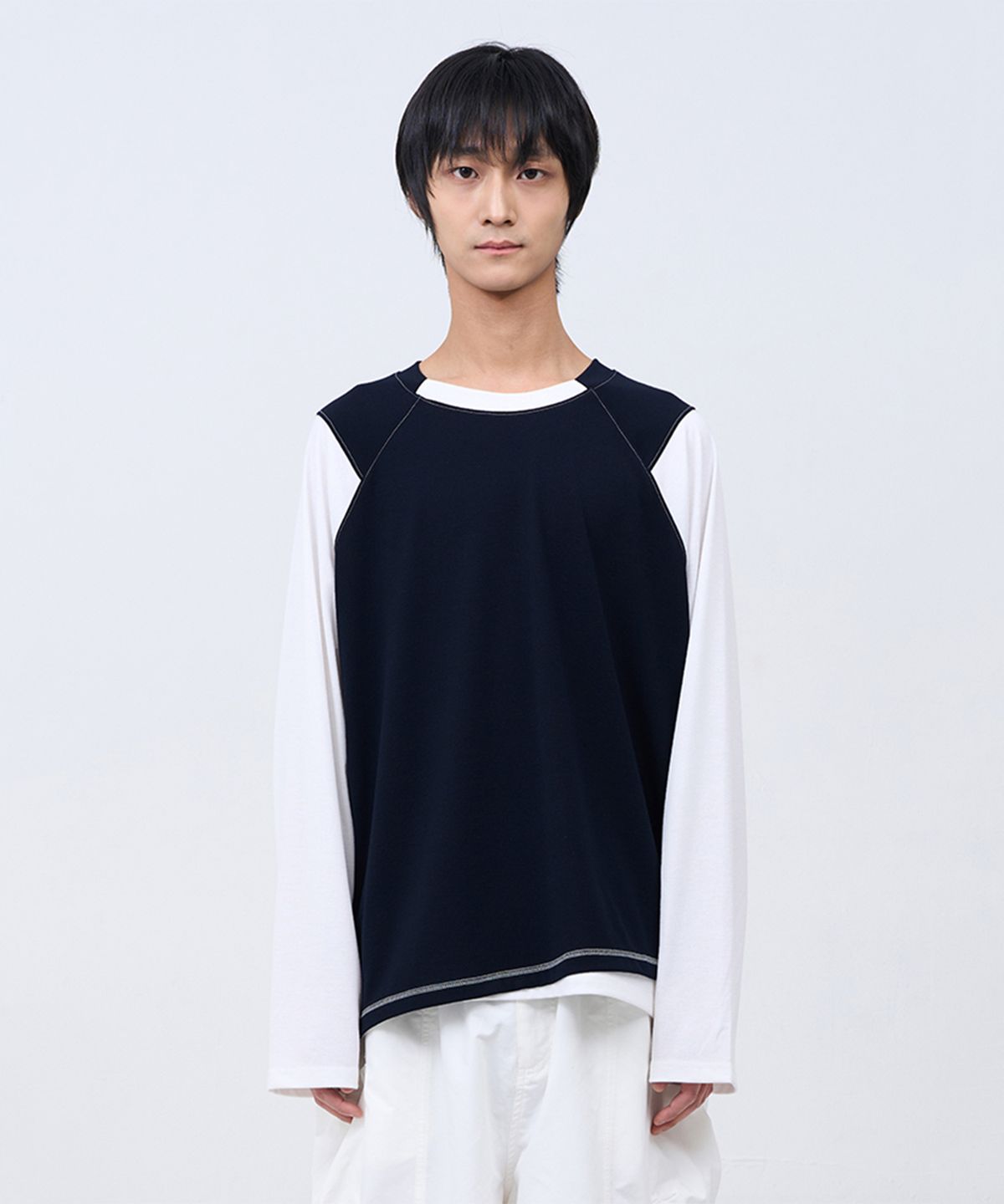 카사카사(KASAKASA) Asymmetric Raglan T-Shirt Navy