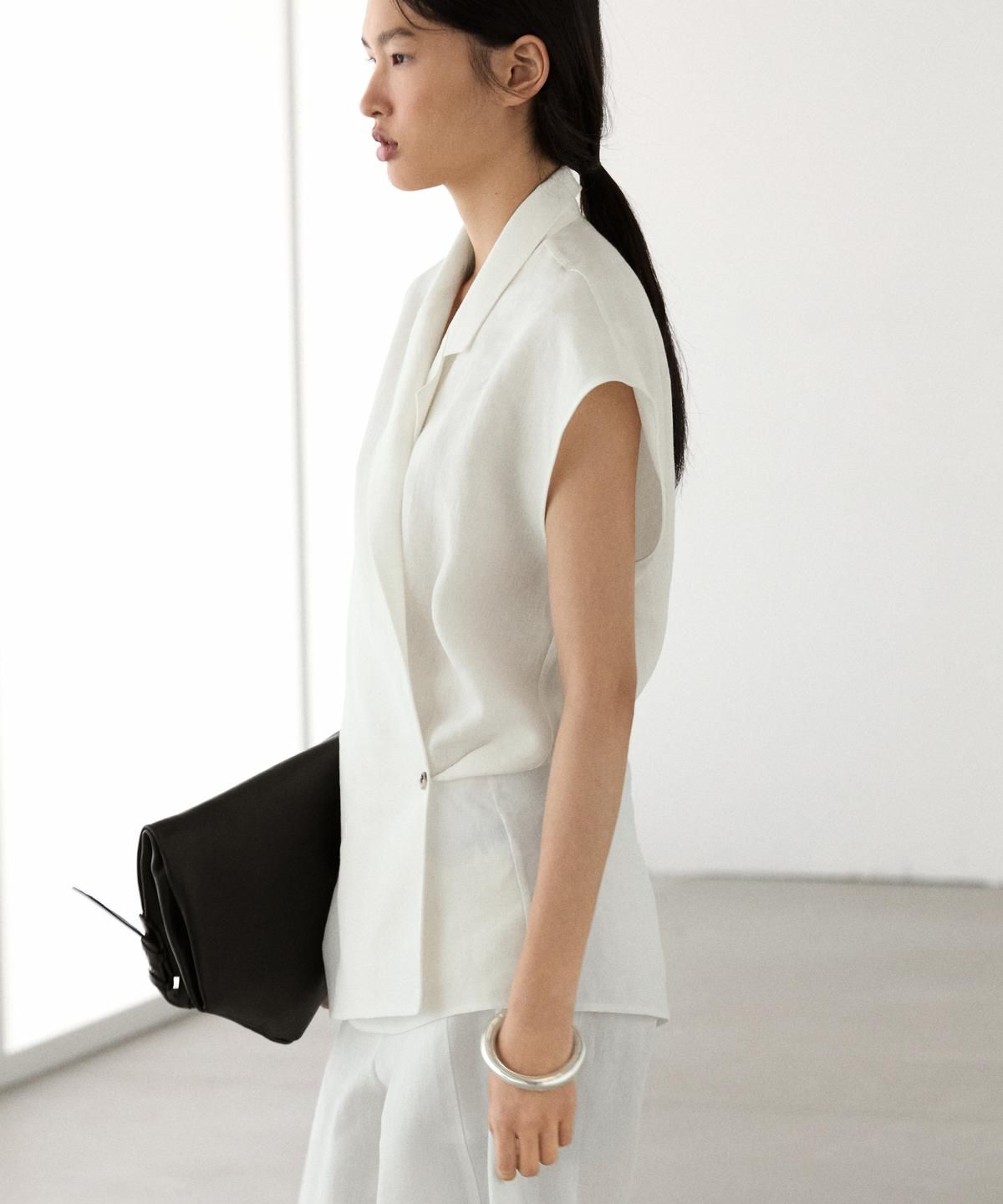마시모두띠(MASSIMO DUTTI) 버튼 린넨 베스트