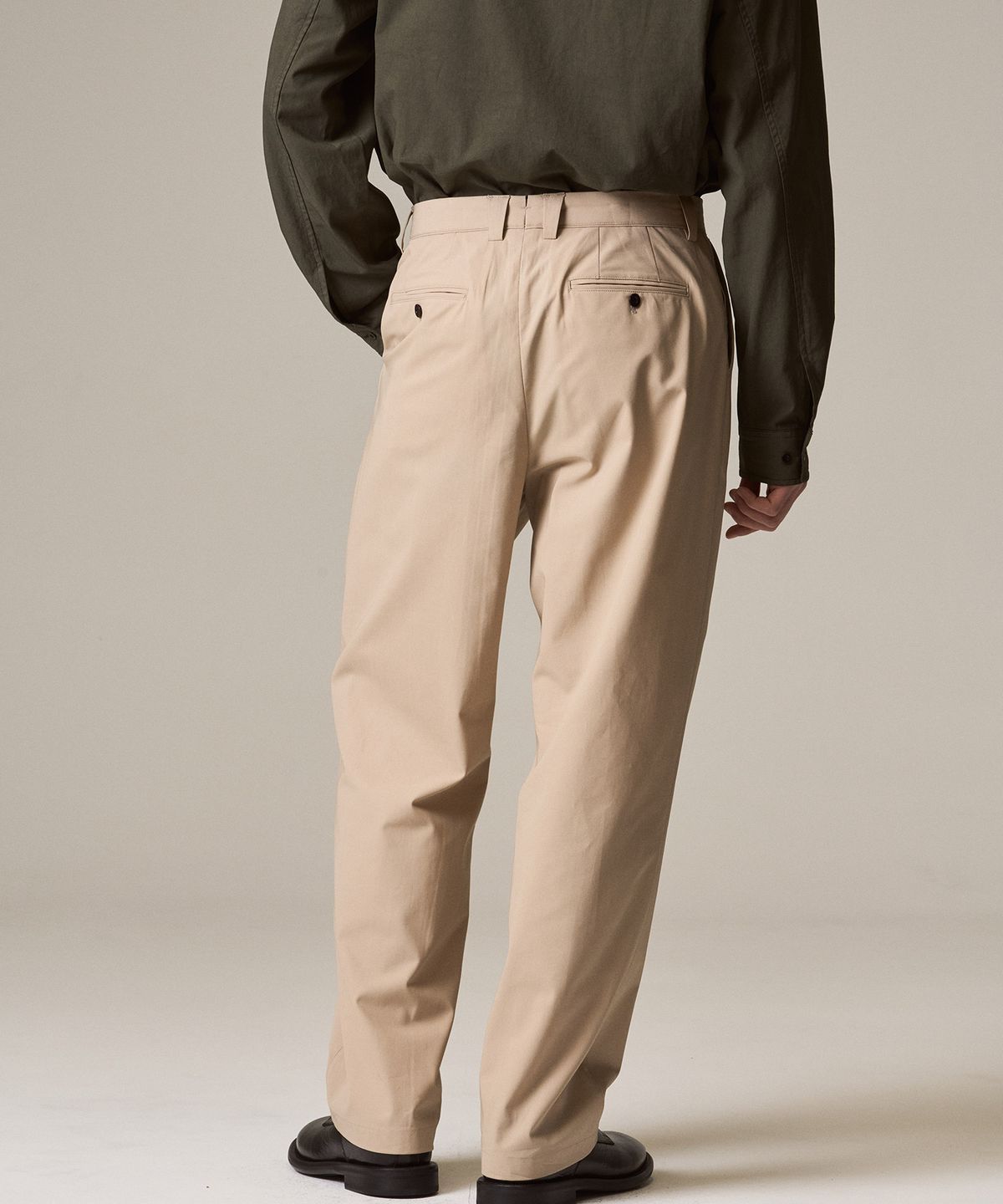 라이즈앤빌로우(RISE&BELOW) SUMMER GABARDINE M52 밀리터리 치노팬츠 KHAKI