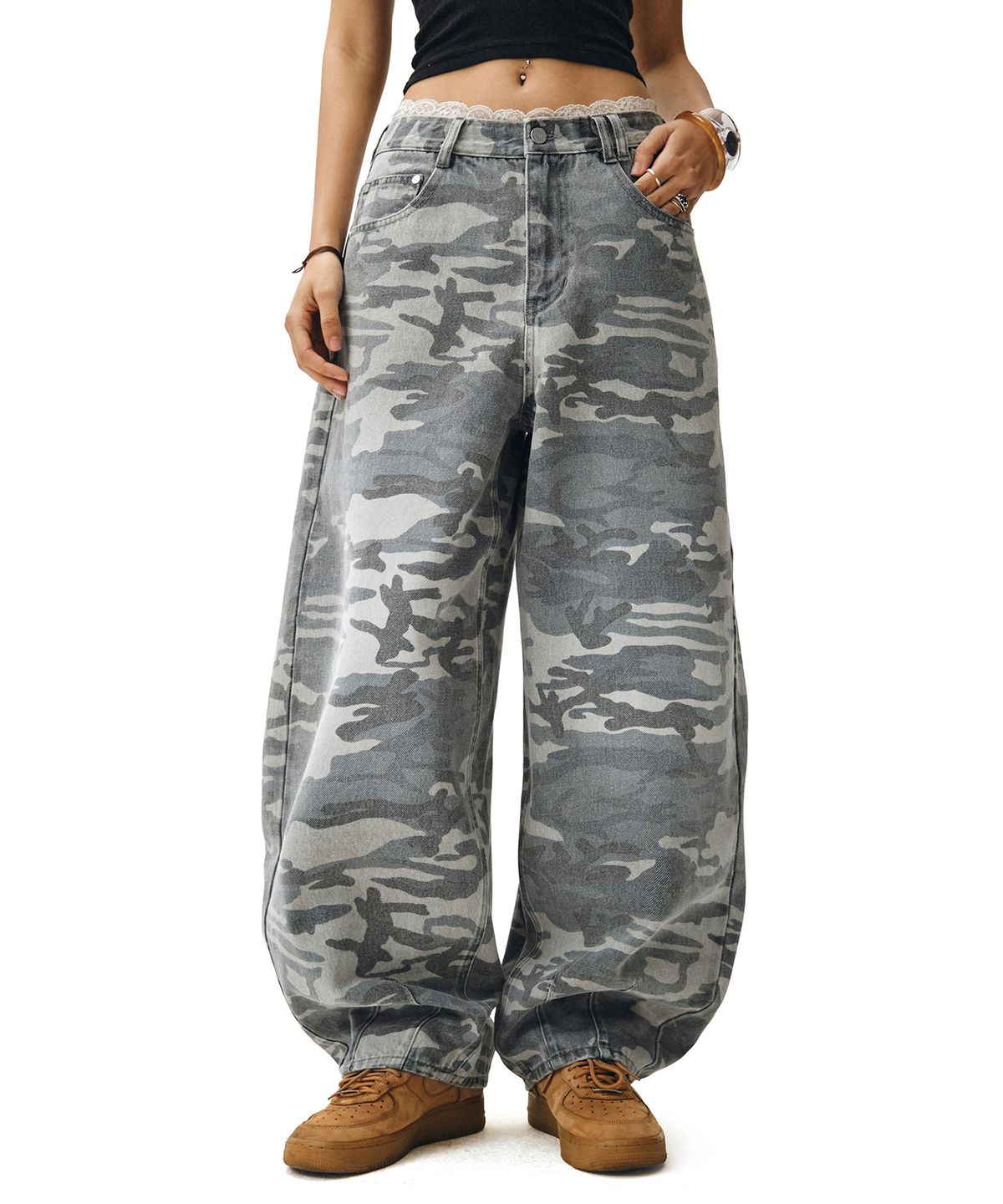 데케트 우먼(DECET WOMEN) Camouflage Barrel Jeans DCWPT020GRAY