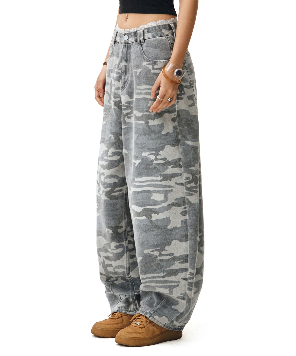 데케트 우먼(DECET WOMEN) Camouflage Barrel Jeans DCWPT020GRAY