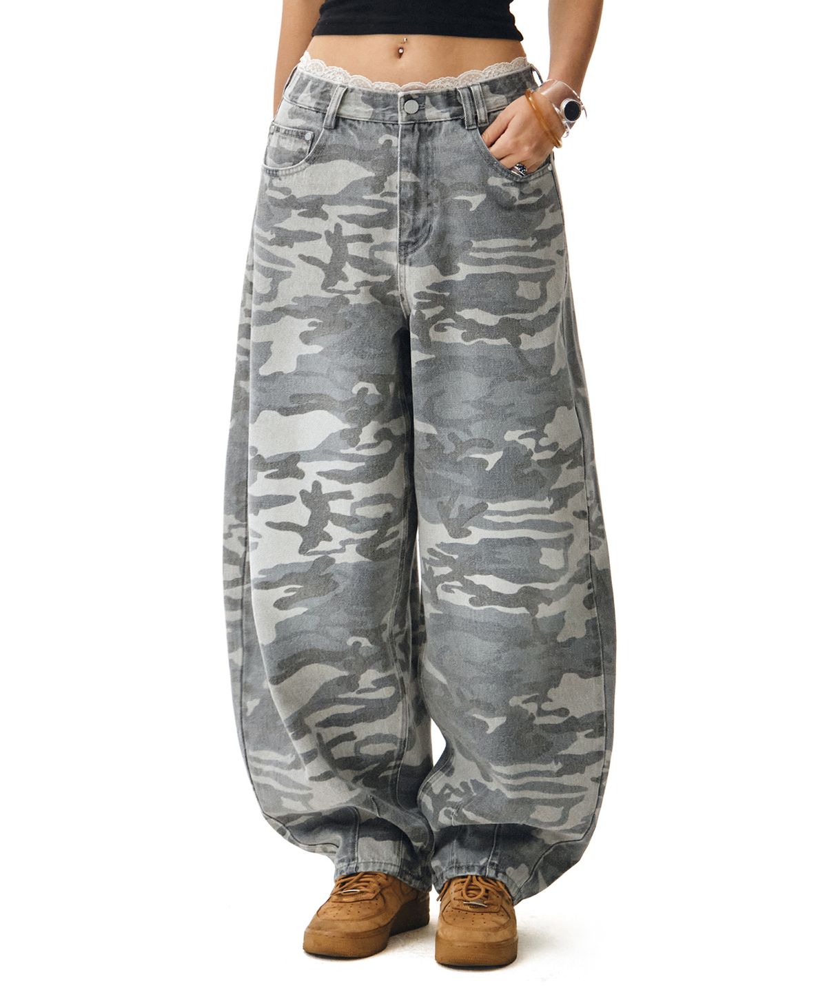 데케트 우먼(DECET WOMEN) Camouflage Barrel Jeans DCWPT020GRAY