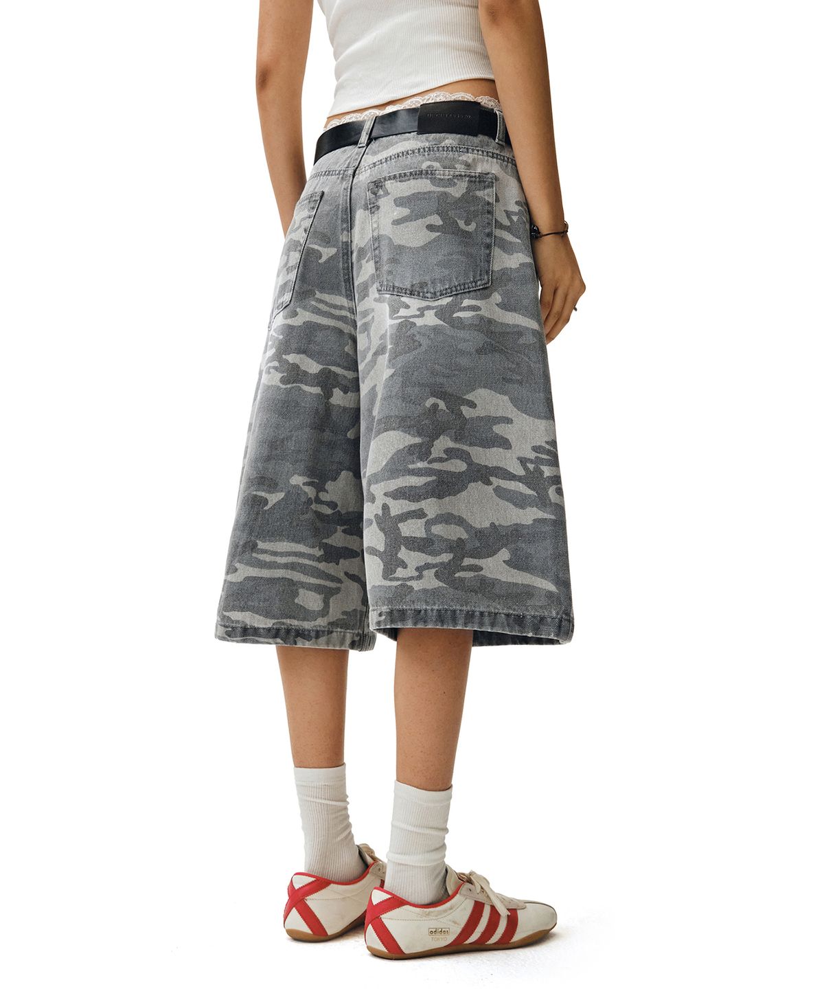 데케트 우먼(DECET WOMEN) Camouflage Bermuda Pants DCWPT025GRAY