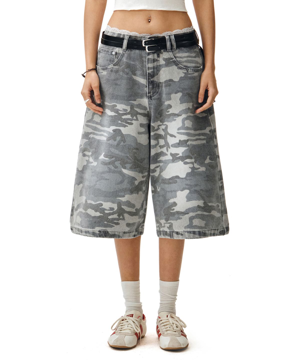 데케트 우먼(DECET WOMEN) Camouflage Bermuda Pants DCWPT025GRAY