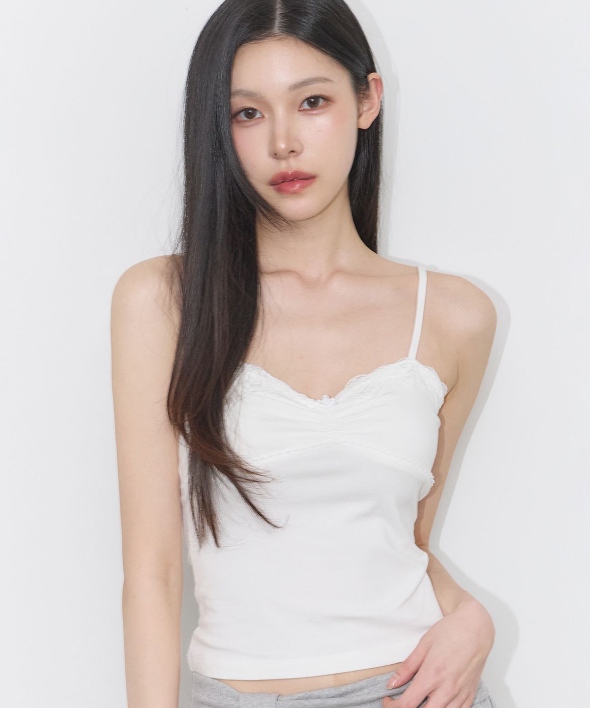 일리고(ILLIGO) 로즈 레이스 슬리브리스 화이트