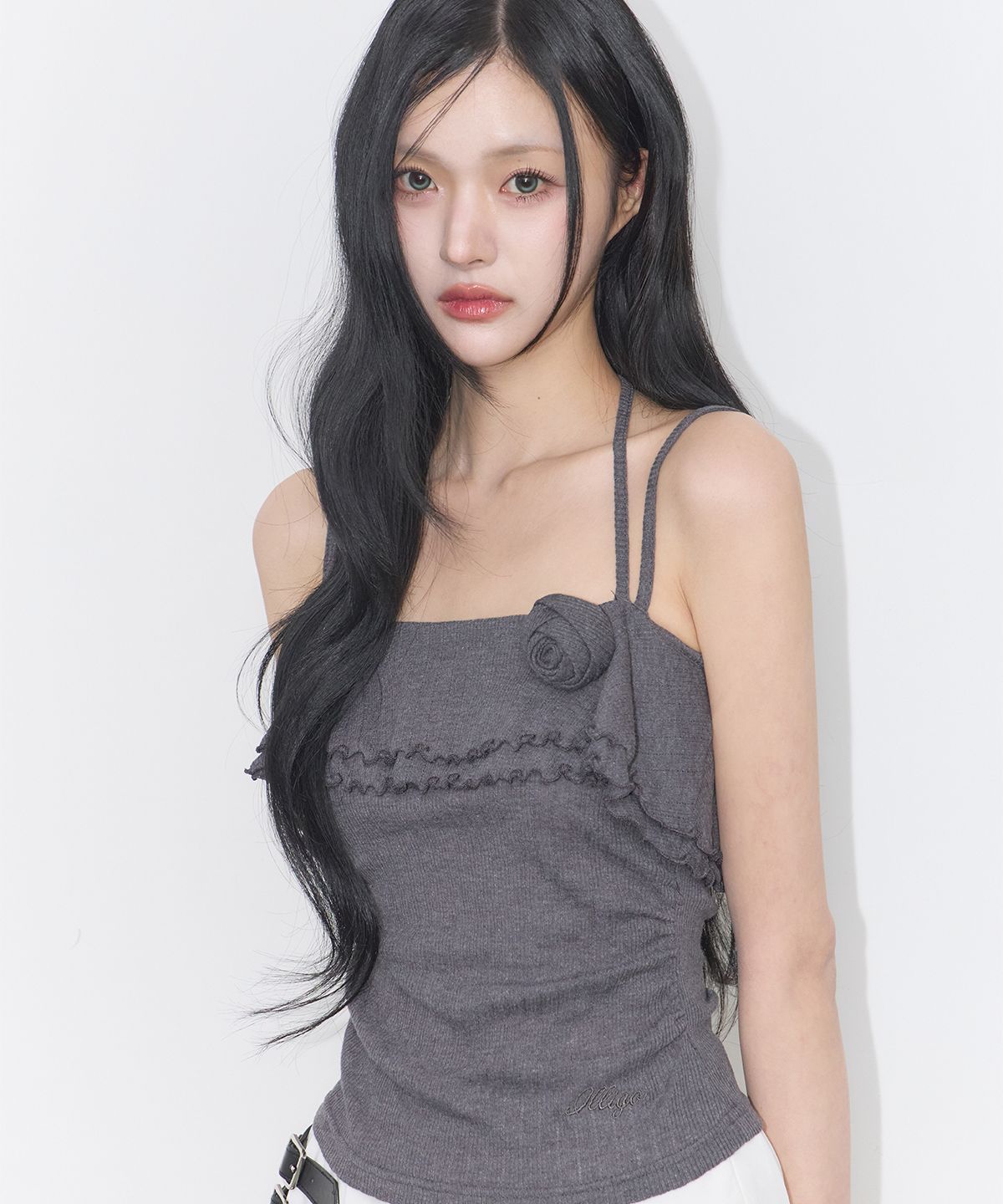 일리고(ILLIGO) 로즈 러플 슬리브리스 차콜