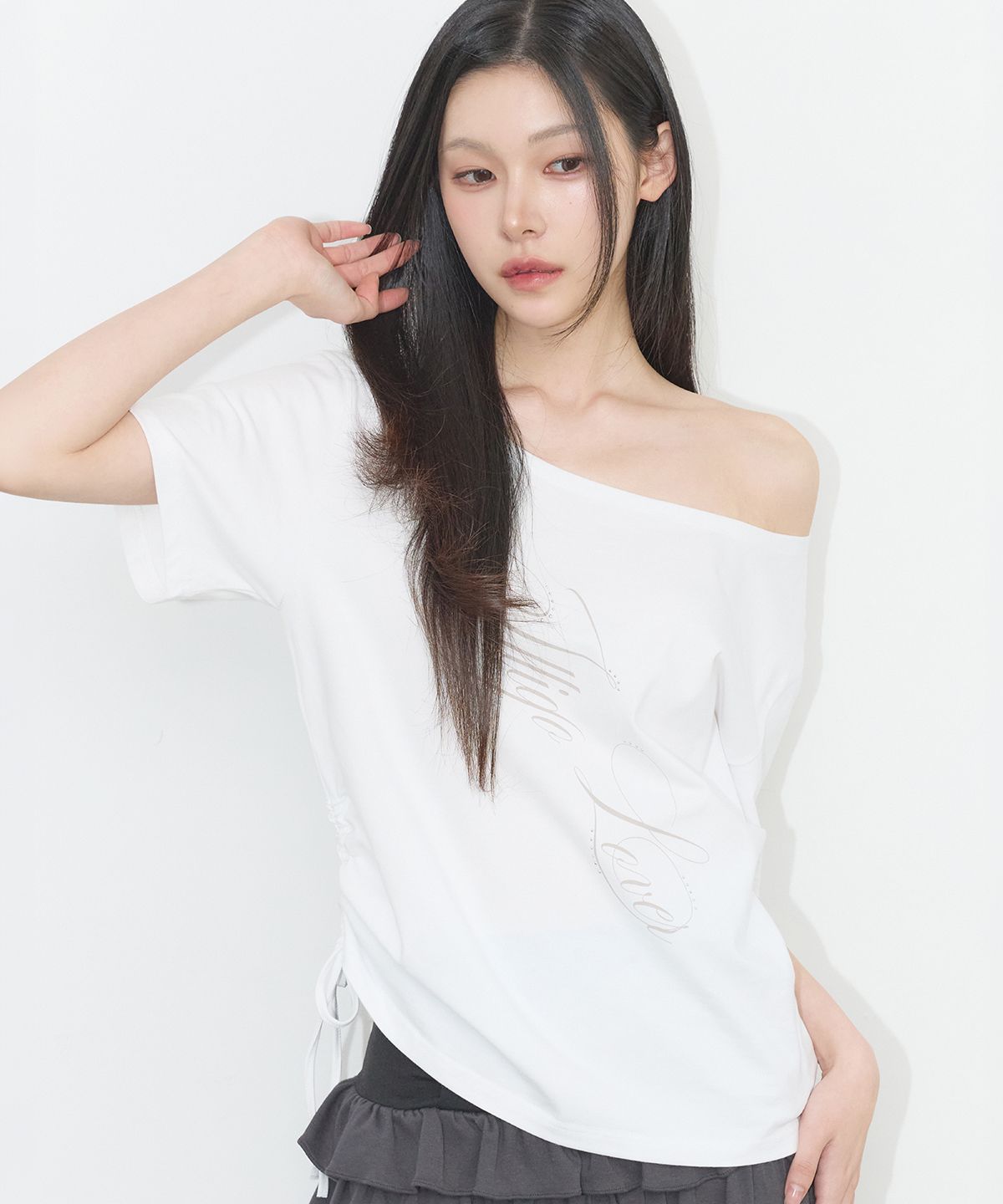 일리고(ILLIGO) 리본 스트링 오프숄더 티셔츠 화이트