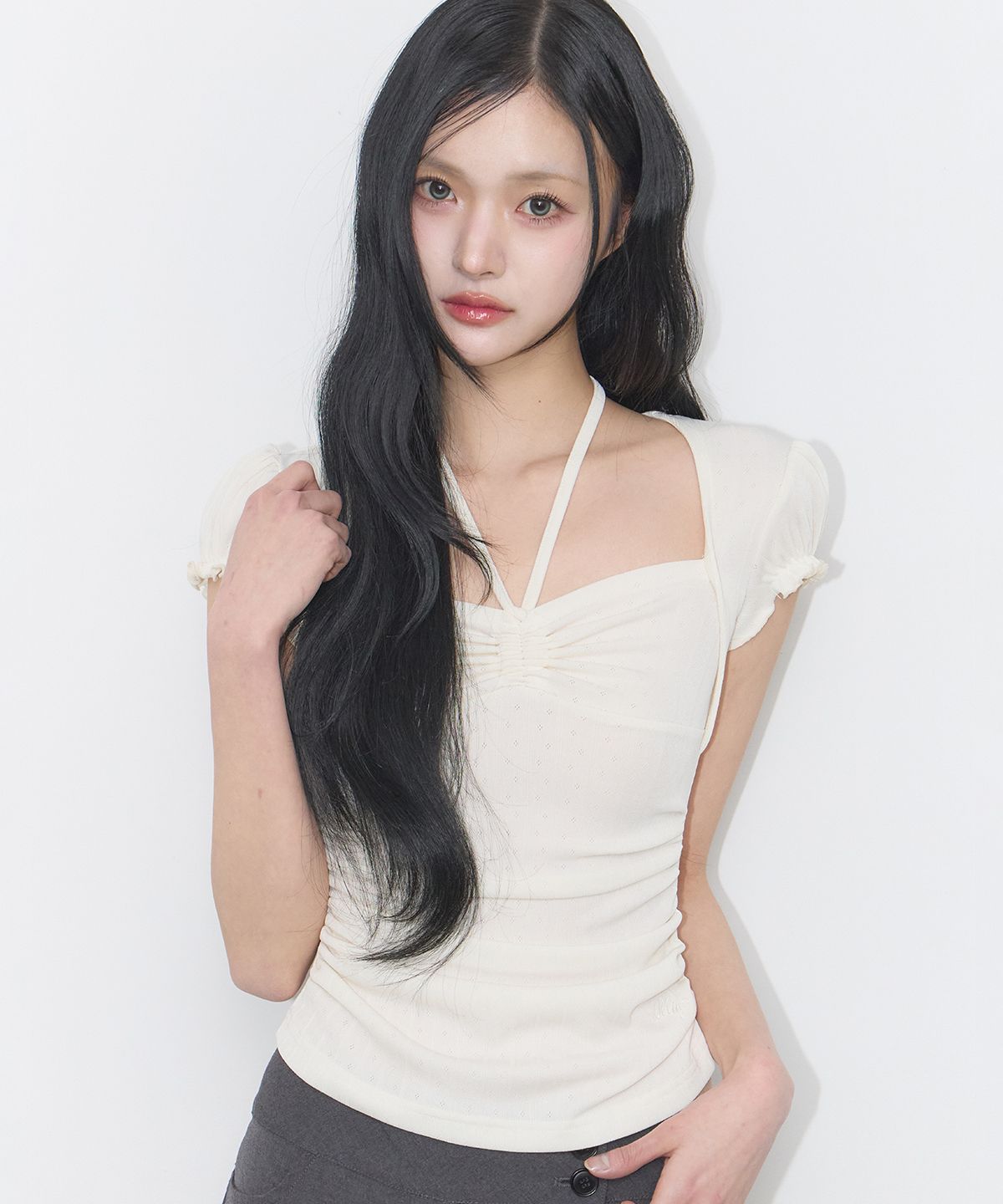 일리고(ILLIGO) 셔링 홀터 탑 아이보리