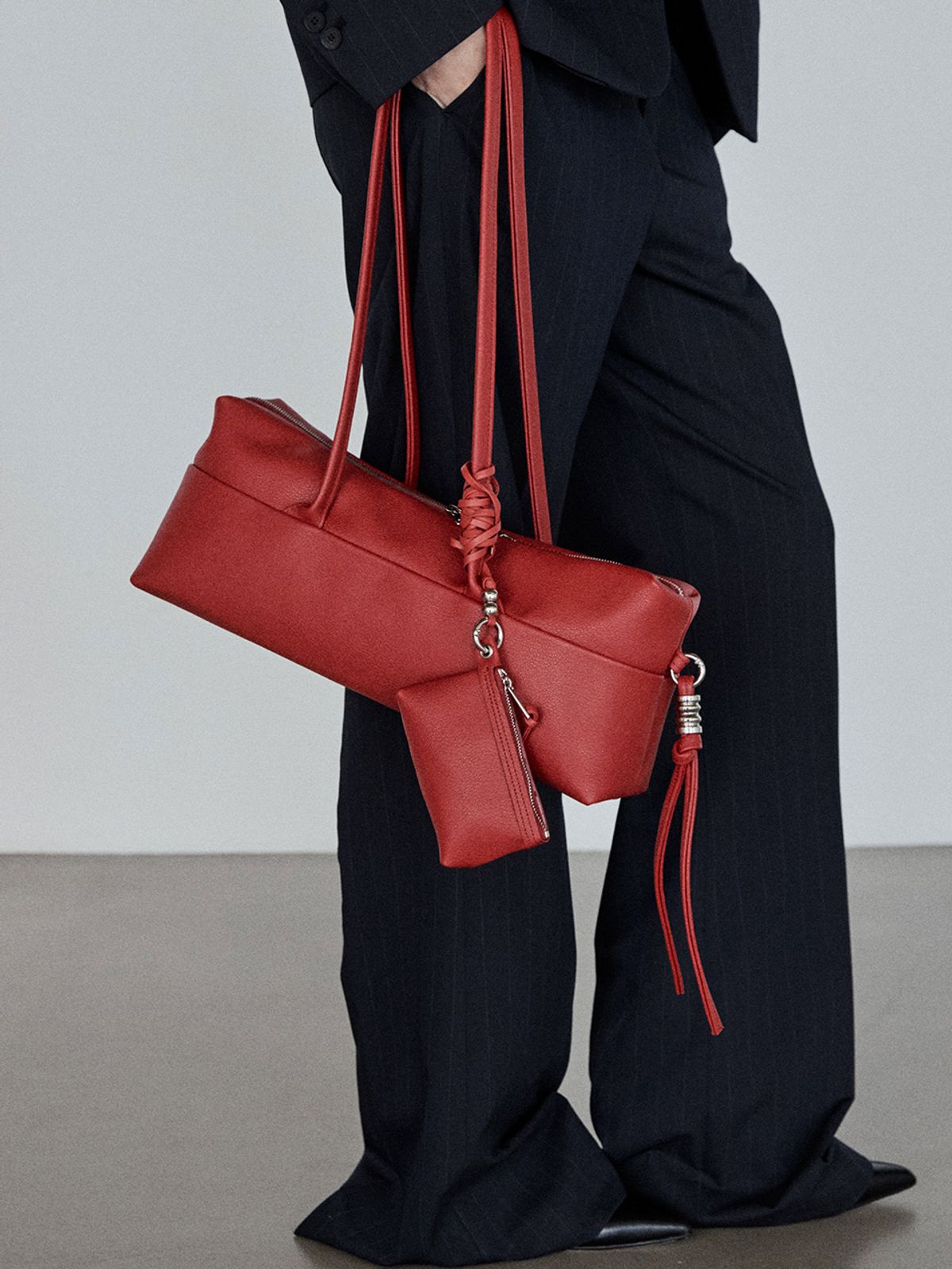 던팩토리(DAWN FACTORY) MARTIN BAG LARGE COW LEATHER RED 마틴백 라지 소가죽 레드
