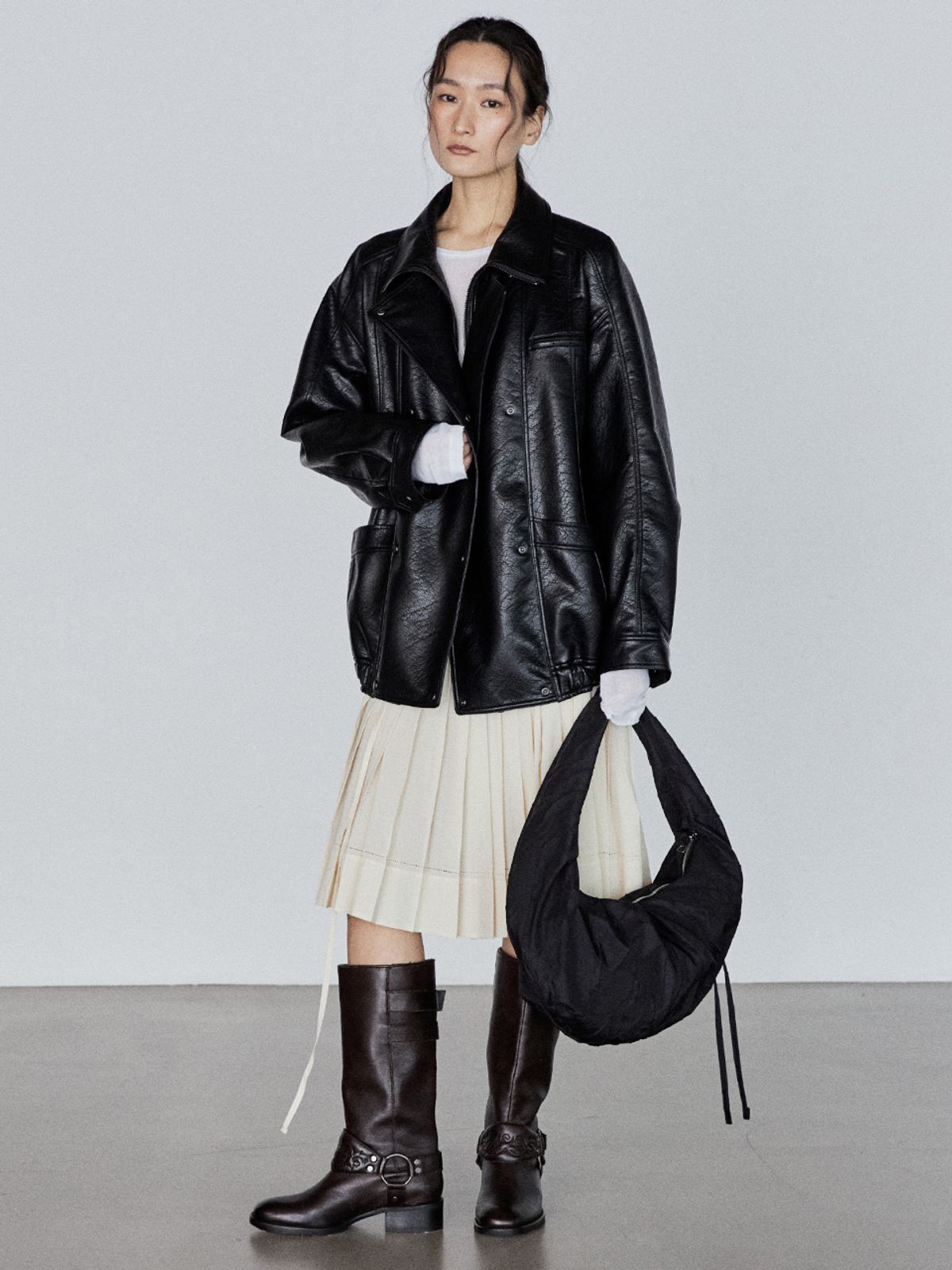 던팩토리(DAWN FACTORY) LUVIN BAG LARGE CRACK BLACK 러빈백 라지 크랙 블랙