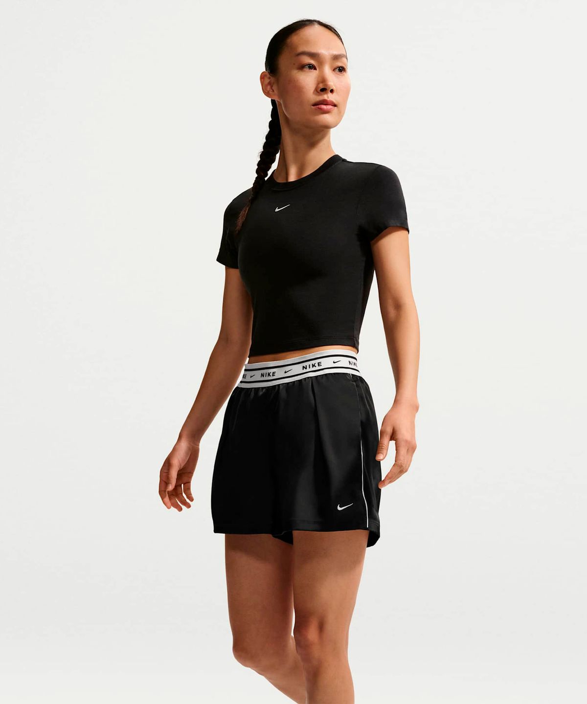 나이키(NIKE) 스포츠웨어 루즈 핏 미드라이즈 새틴 쇼츠 W - 블랙:세일 / IH1329-010