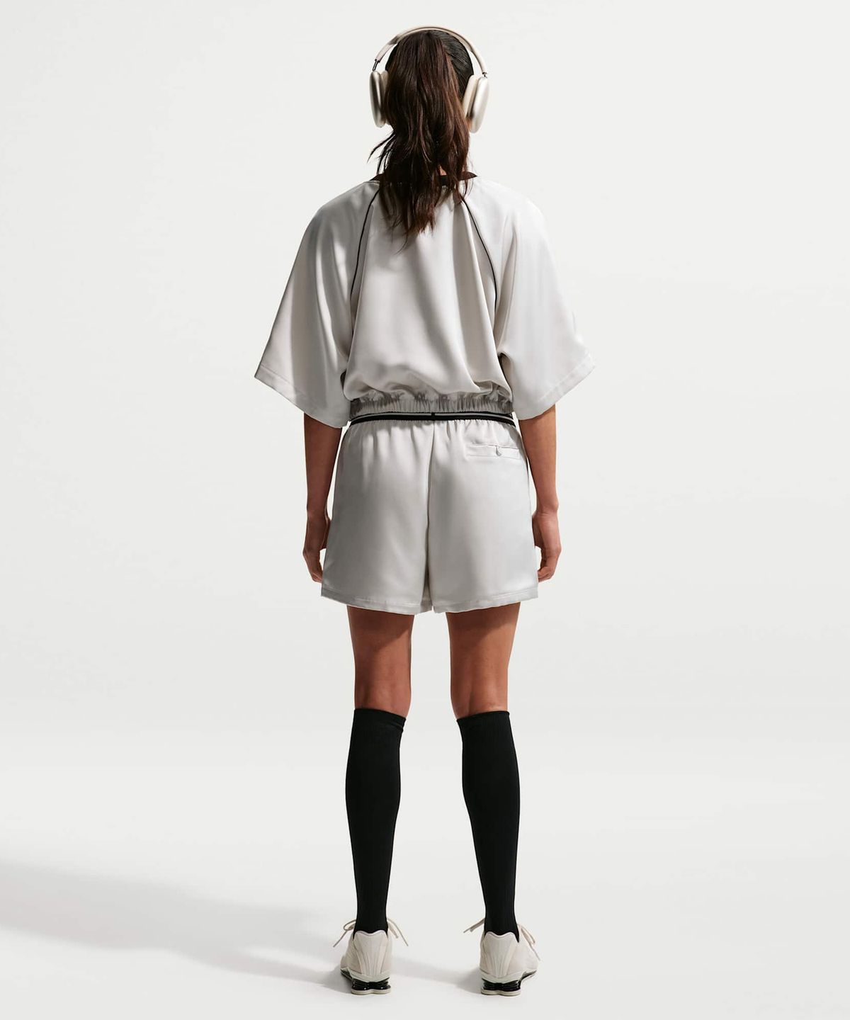 나이키(NIKE) 스포츠웨어 루즈 핏 미드라이즈 새틴 쇼츠 W - 라이트 본:블랙 / IH1329-072
