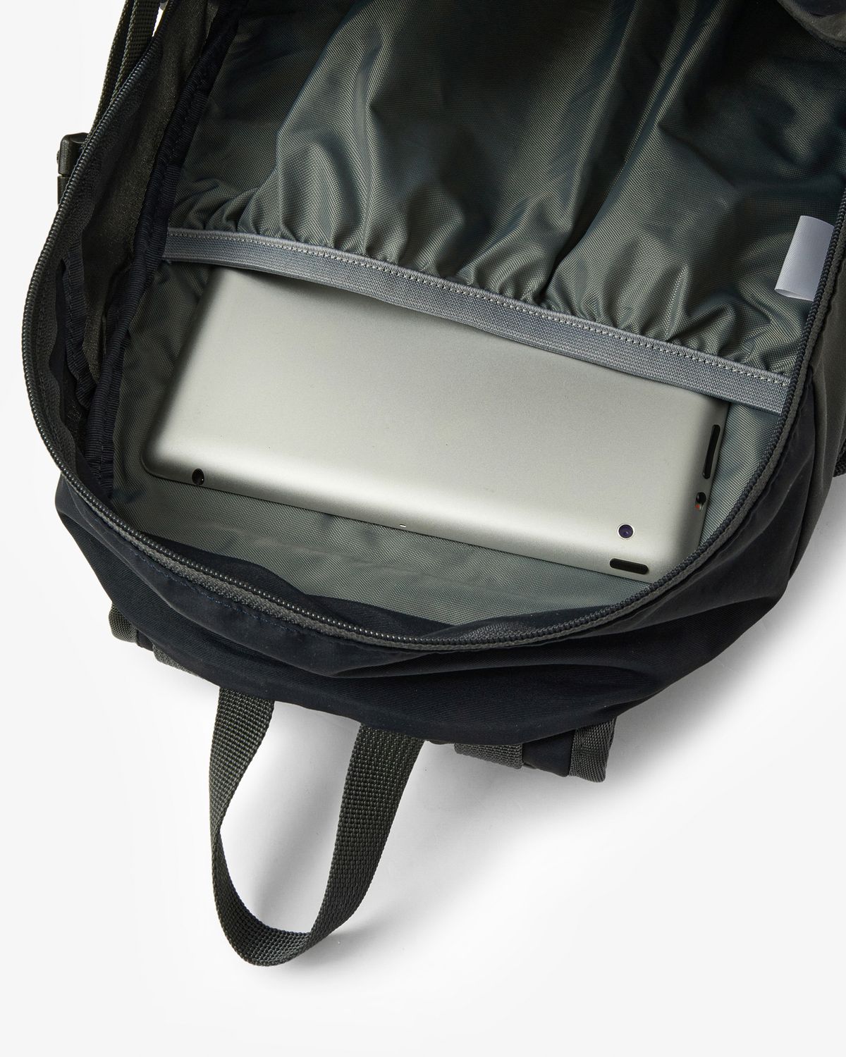 에이이에이이(AEAE) UTILITY BACKPACK [NAVY]