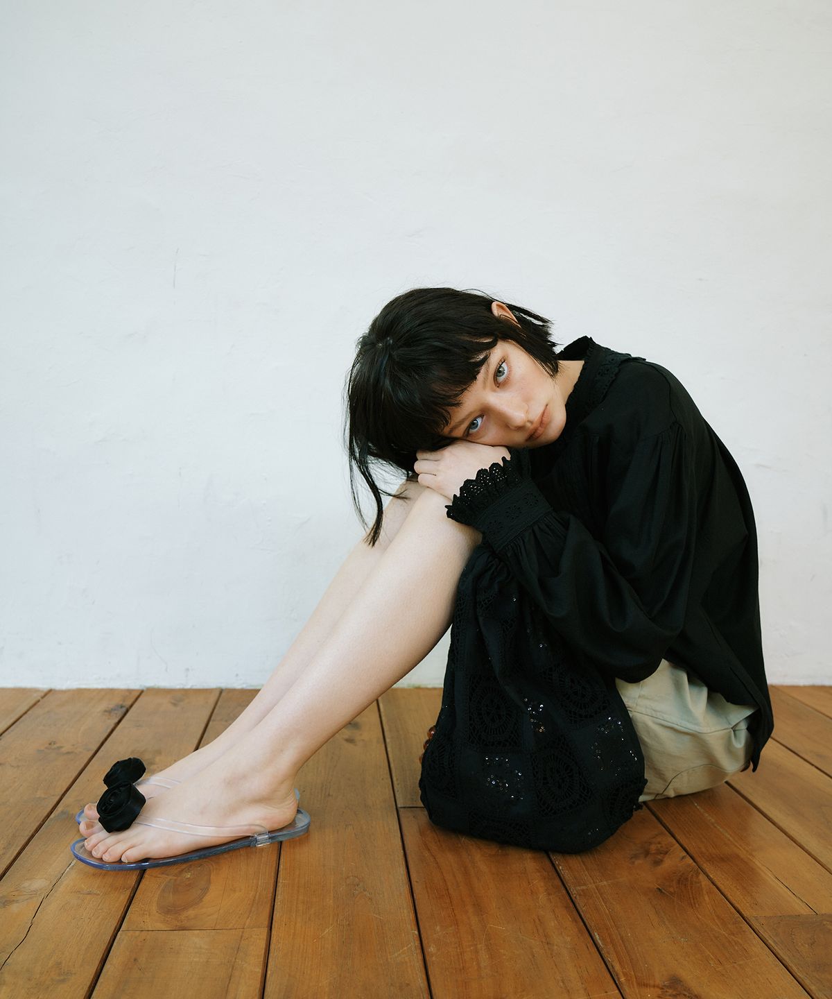 그린버터(GREENBUTTER) Linen Lace Blouse (Black)