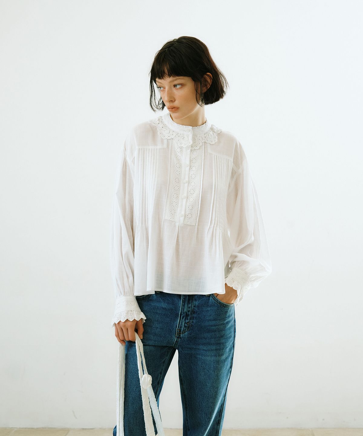 그린버터(GREENBUTTER) Linen Lace Blouse (Ivory)