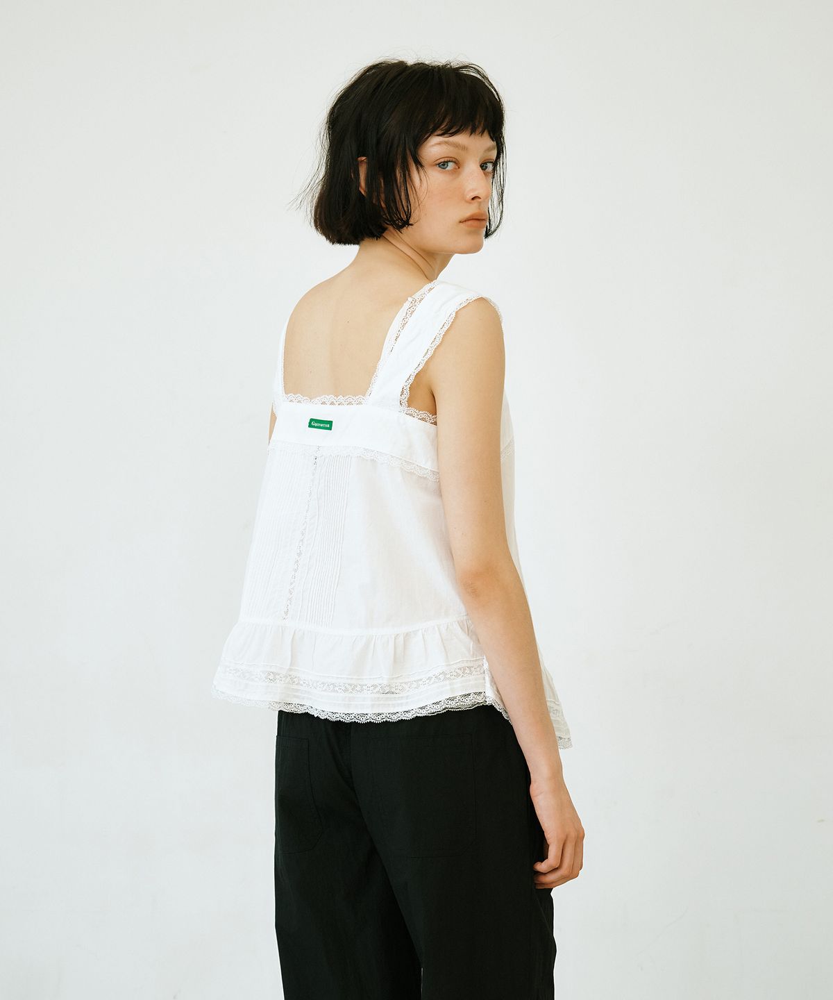 그린버터(GREENBUTTER) Lace Pintuck Sleeveless Blouse (Ivory)